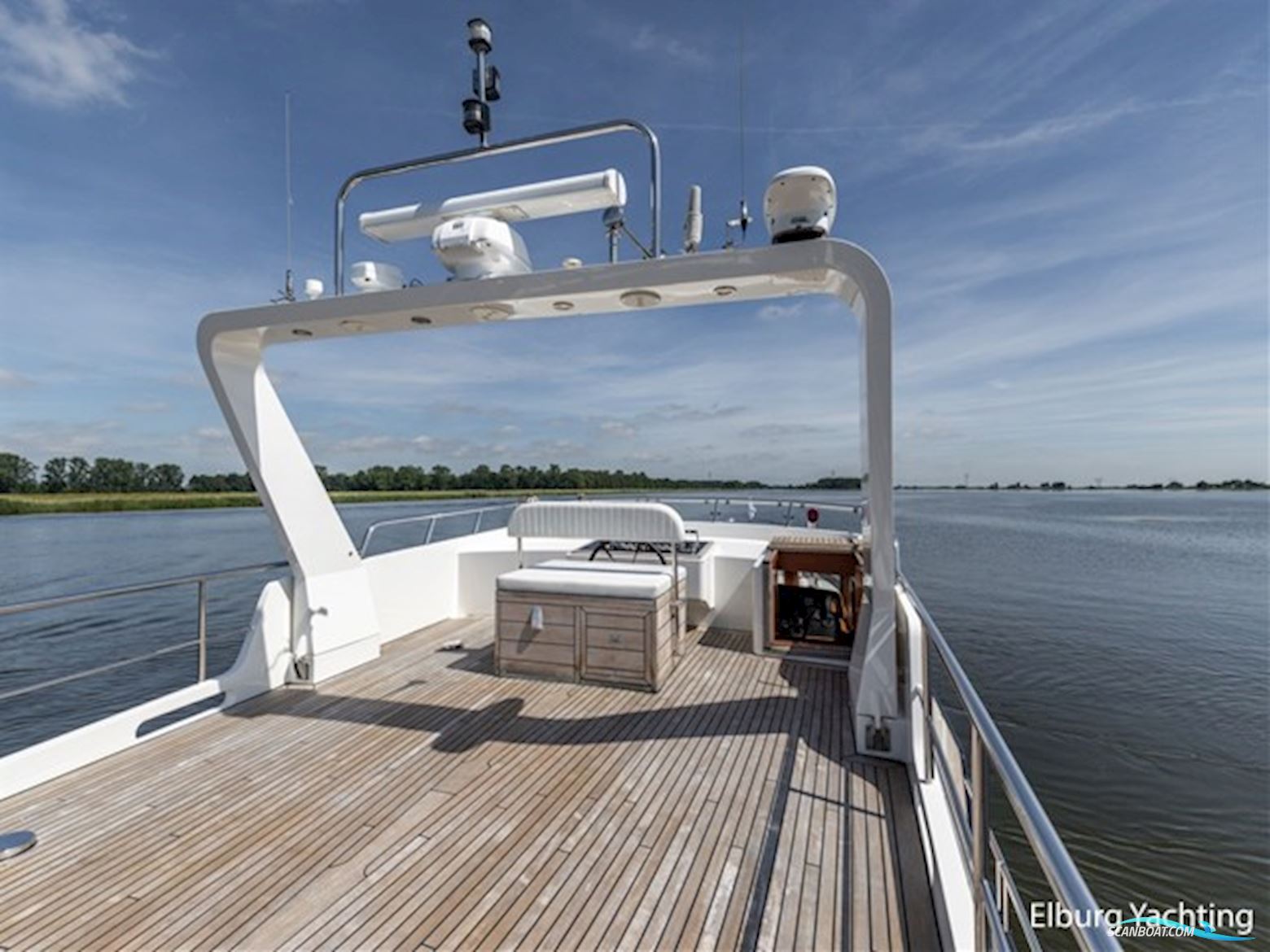 Altena 53 Custom Trawler - Stabilizers