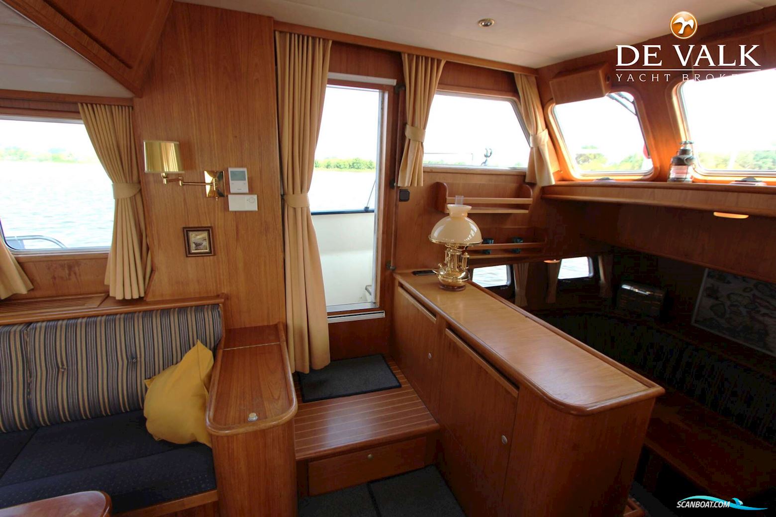 Altena Blue Water Trawler 48