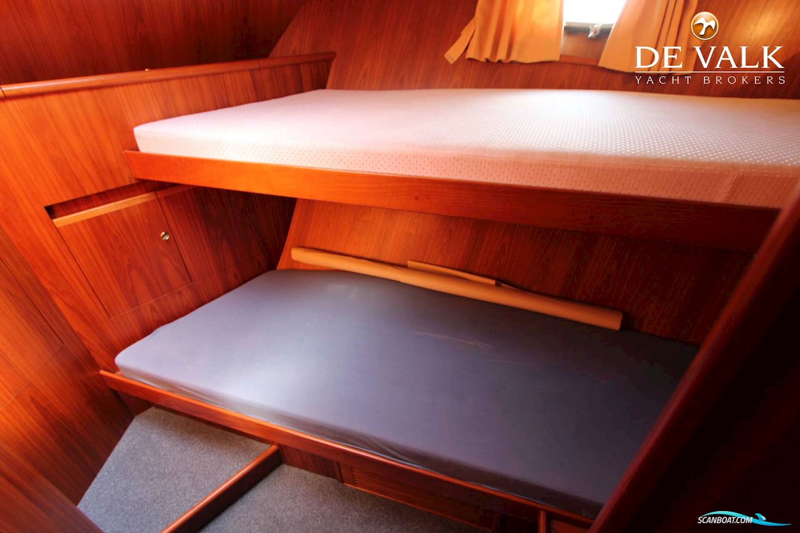 Altena Blue Water Trawler 48