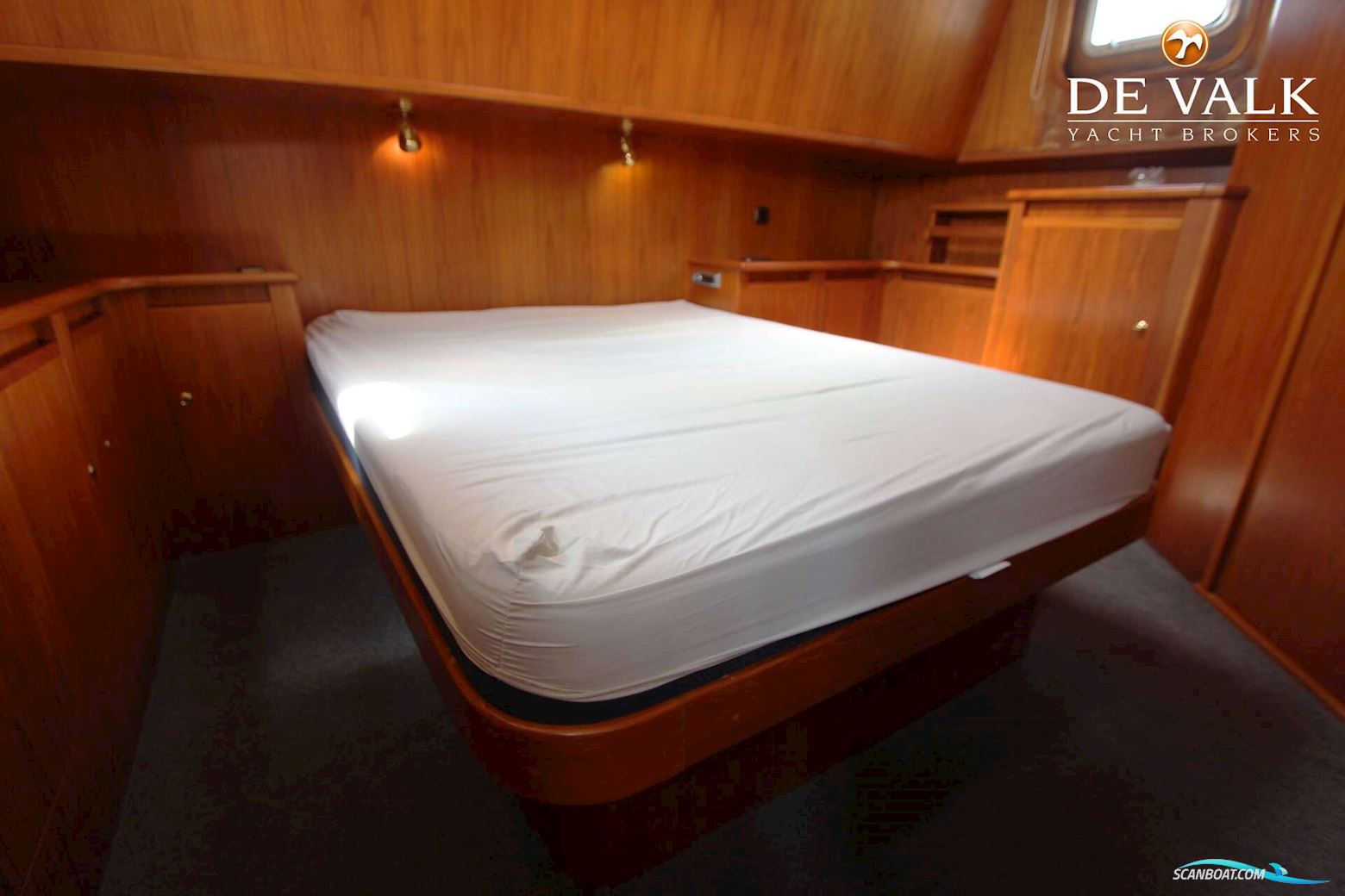 Altena Blue Water Trawler 48