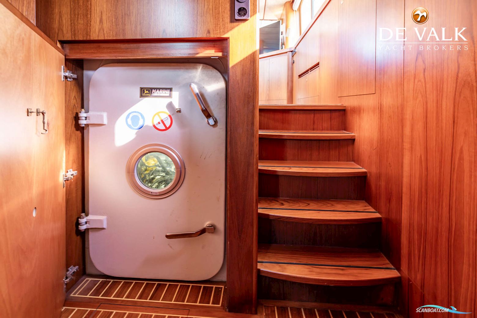 Altena Blue Water Trawler 58