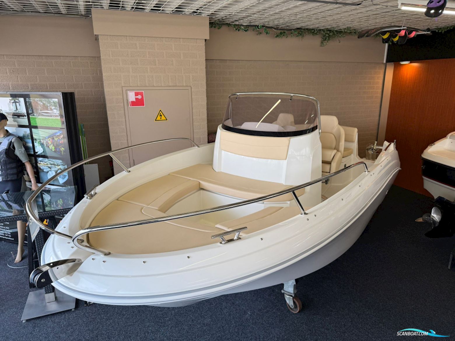AM Yacht 520 Open