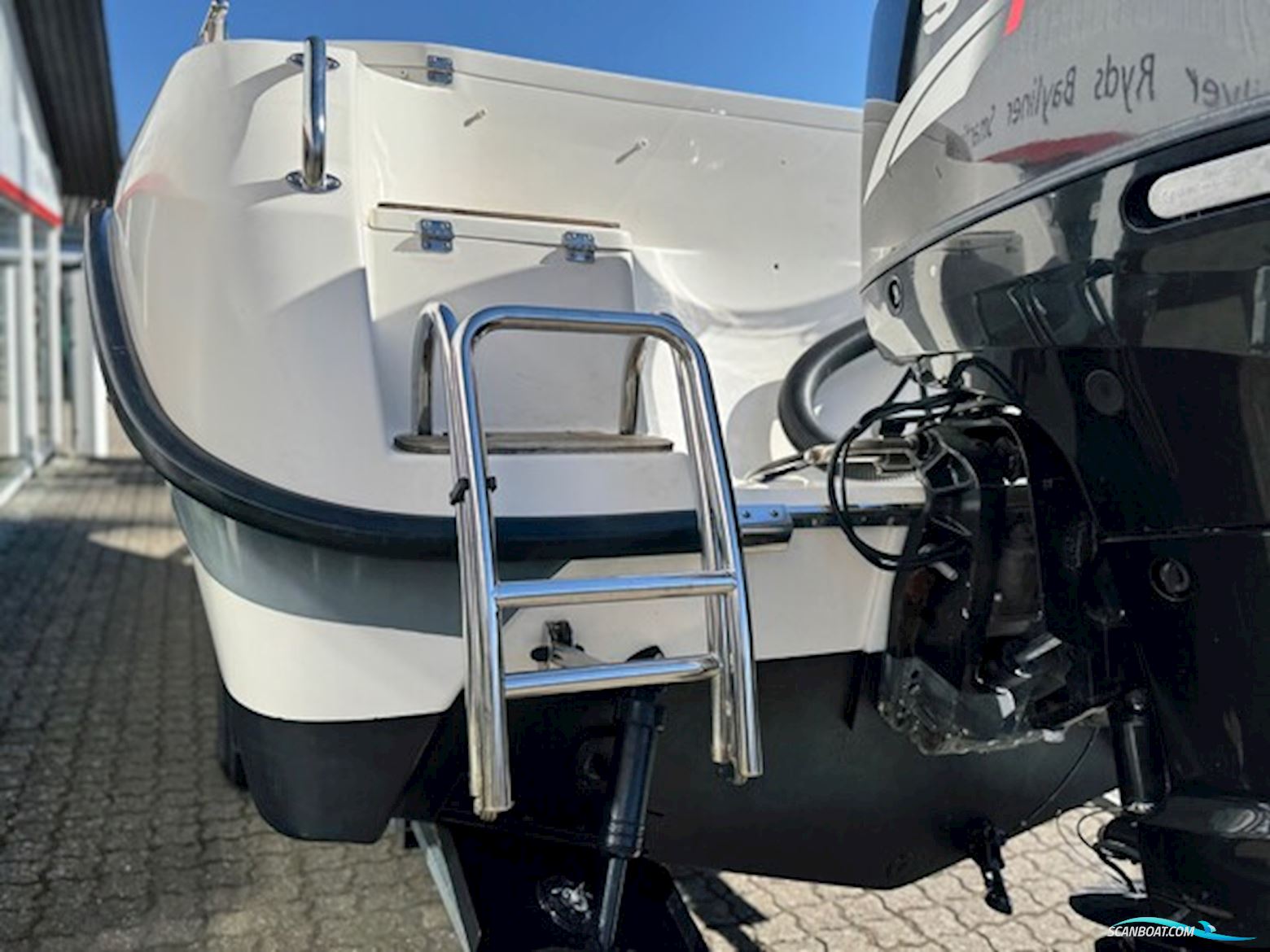 AMT 200 DC med 150 HK Suzuki-EFI 4 takt - udstyr