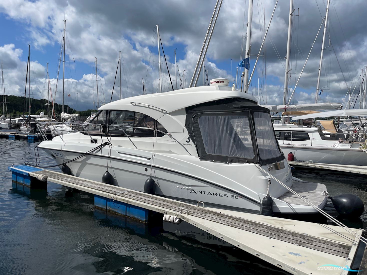 Antares 30s Beneteau Motorbåd 2016, med Volvo Penta D4 motor, Tyskland