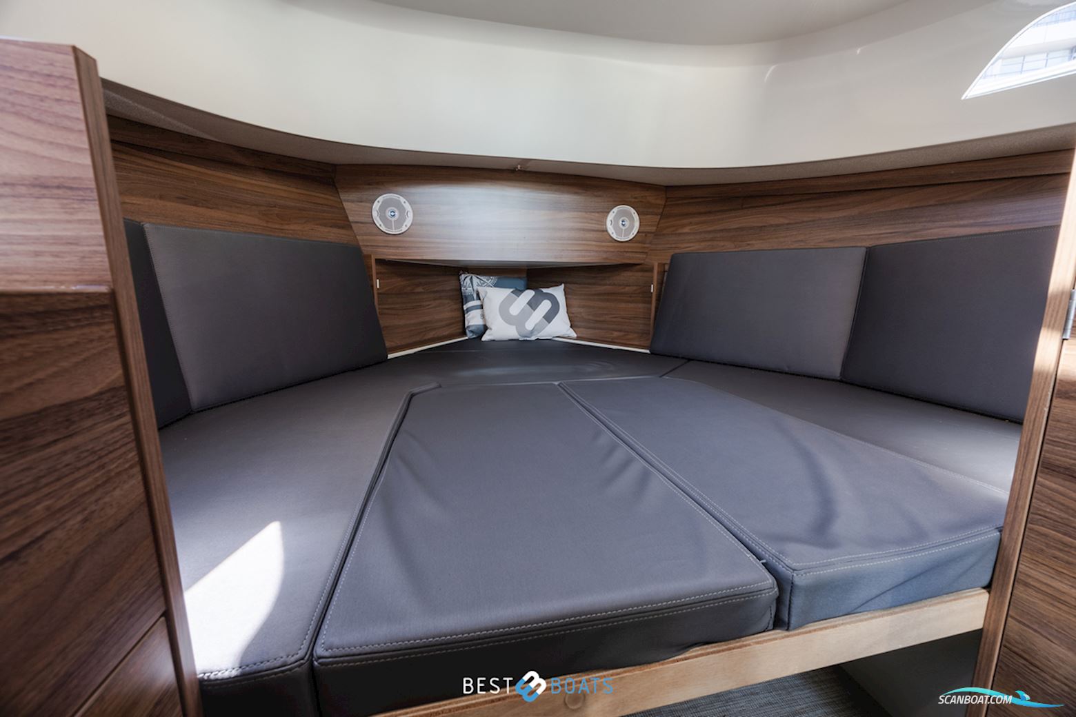 Antaris Seventy7 Cabin