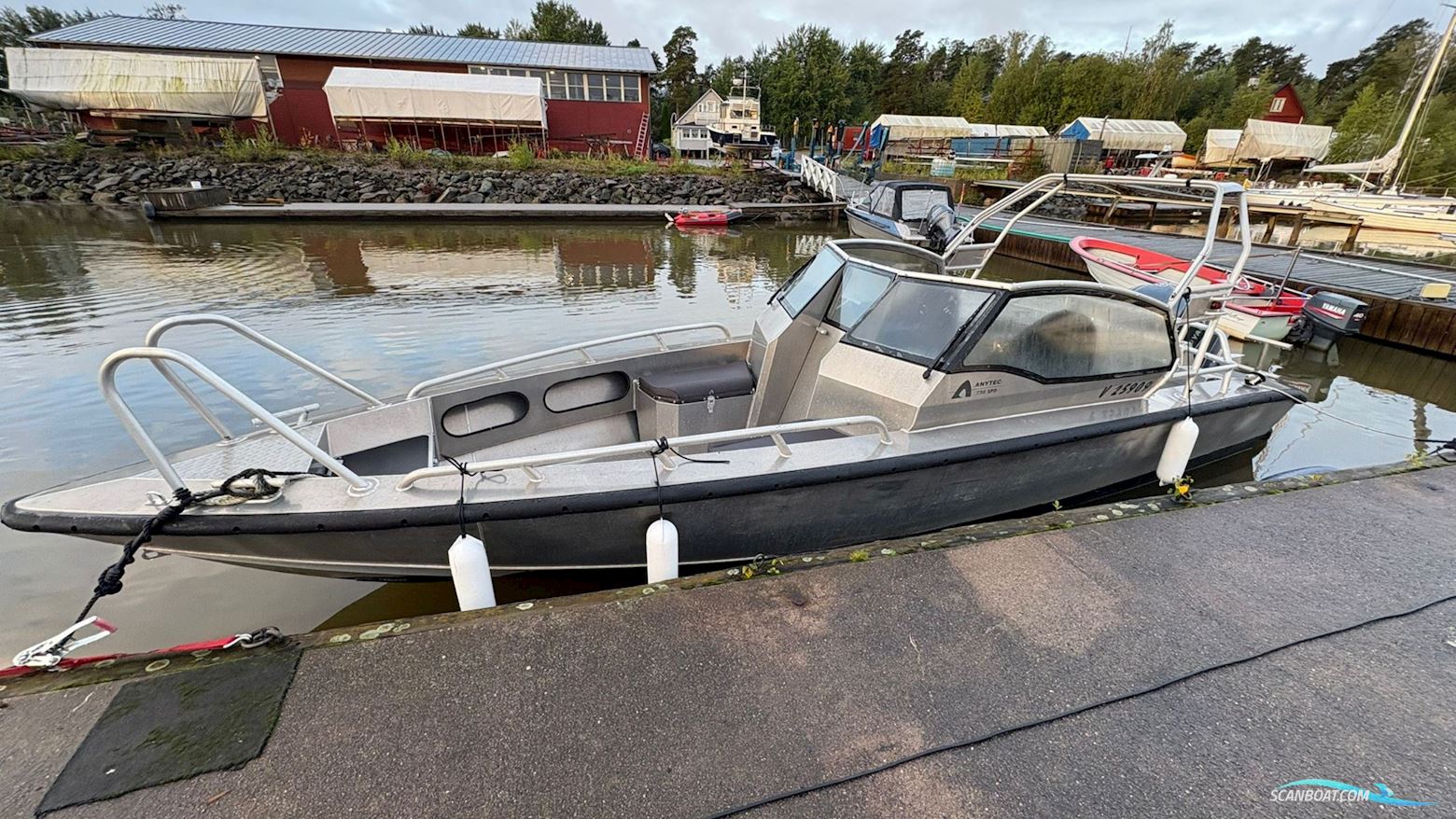 Anytec 750 SPD Motorbåd 2011, med Yamaha V6 300 motor, Finland