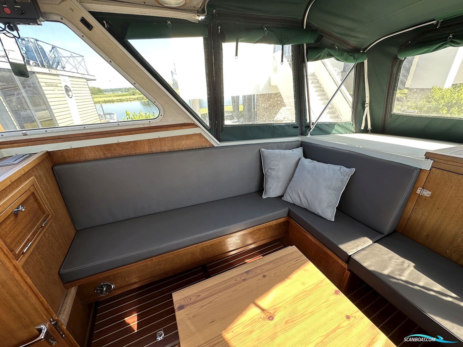 Apollo  32 TT de Luxe AK