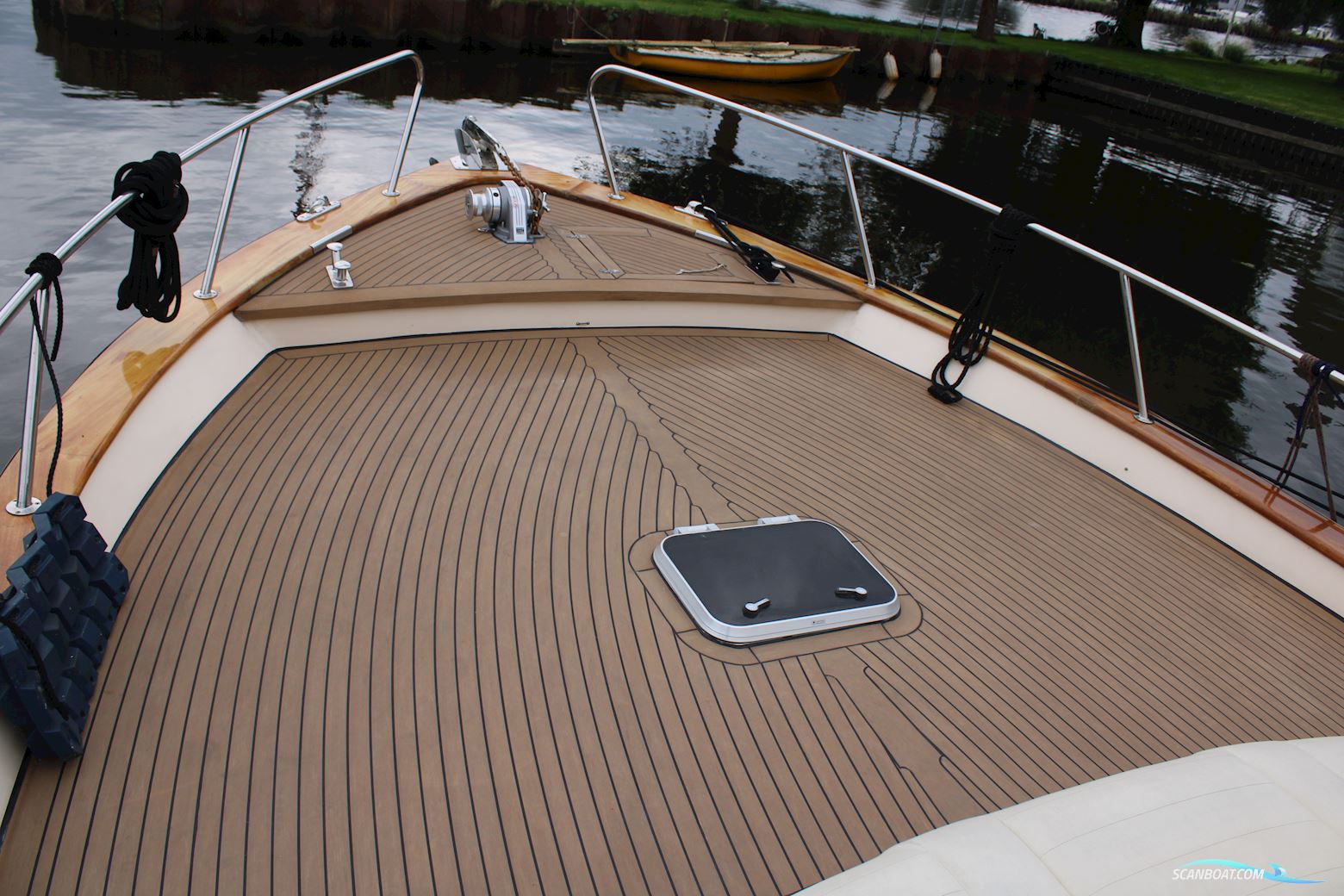 Apreamare 11m semi cabinato