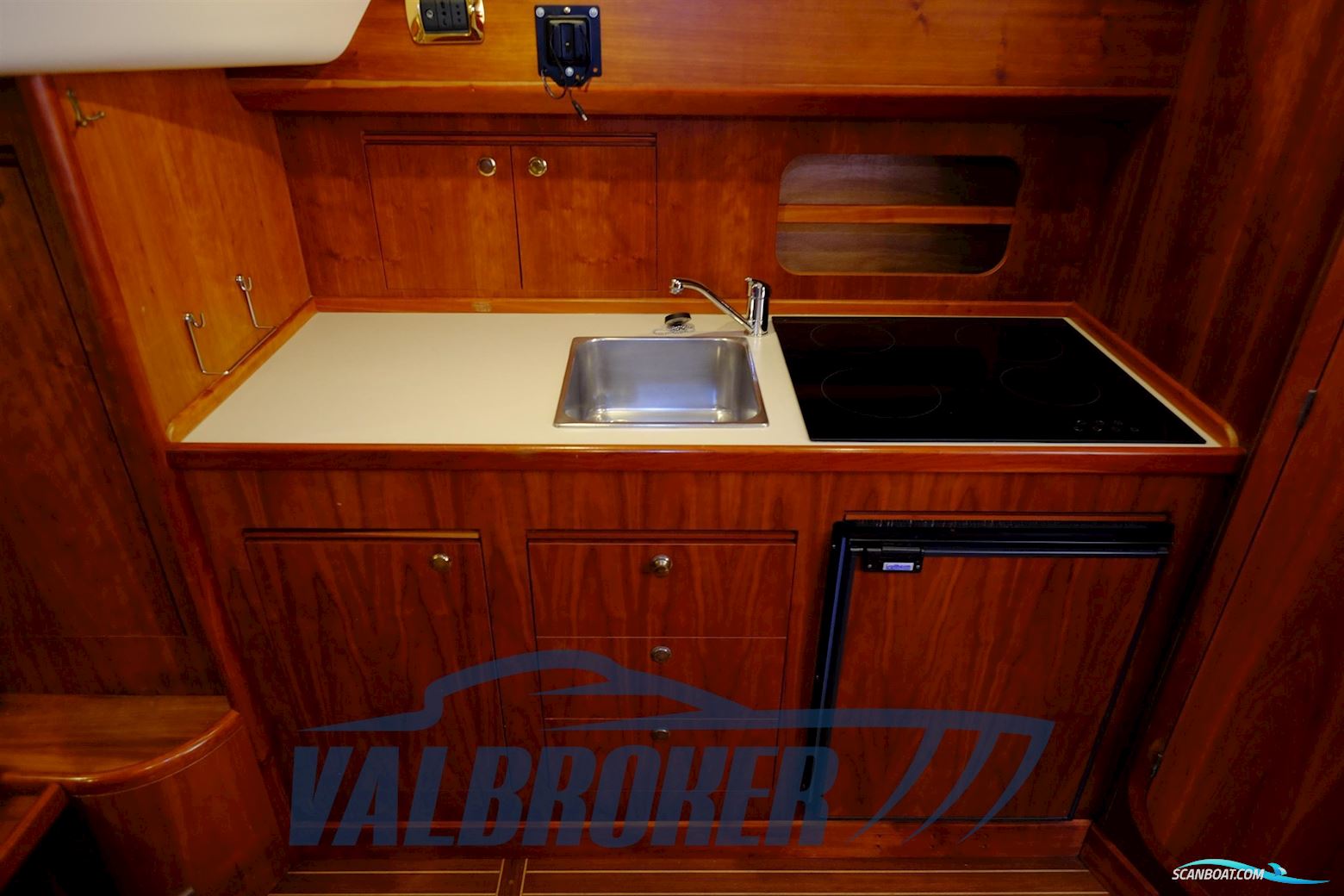 Apreamare Aprea 10 Semi Cabin