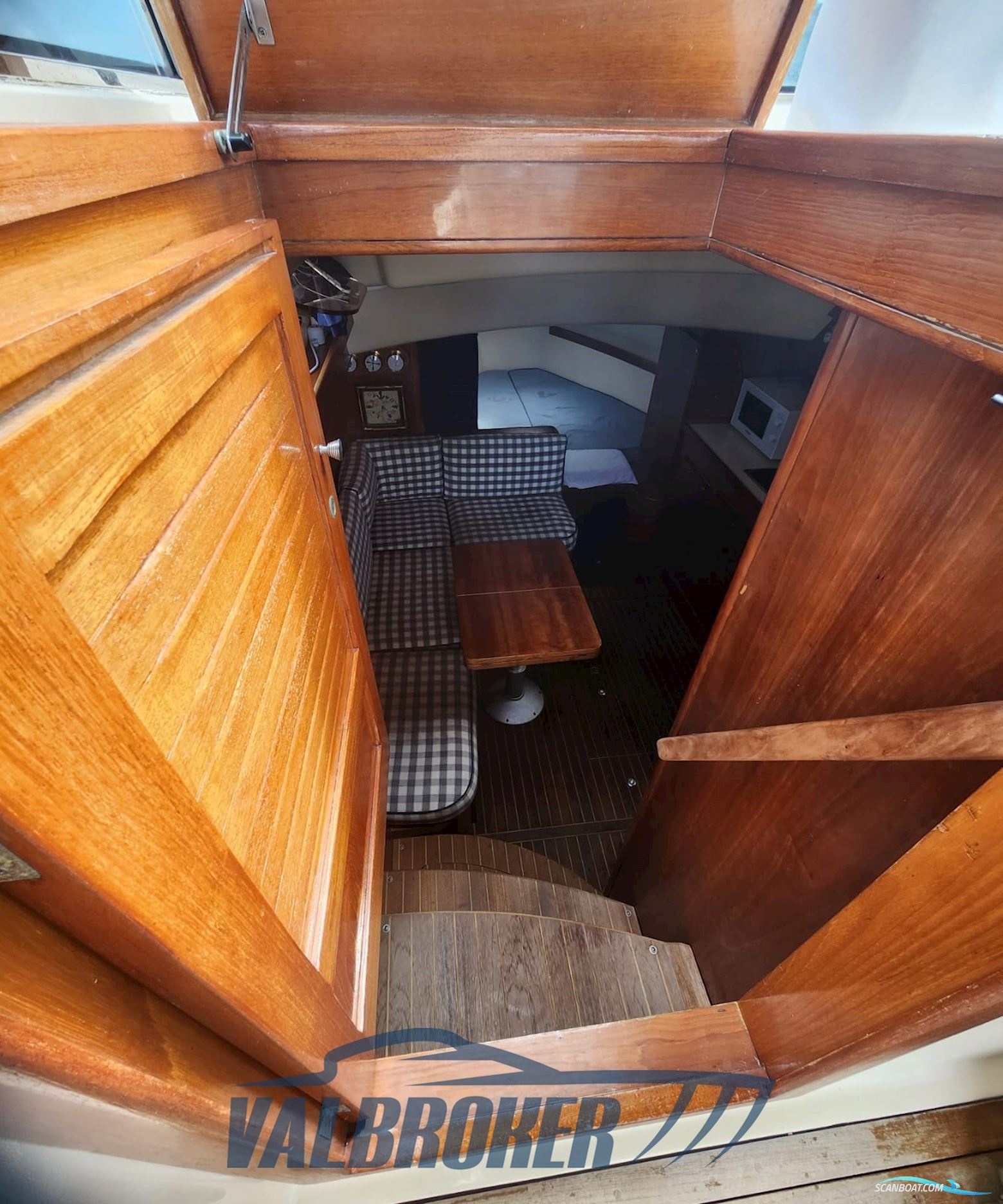 Apreamare Aprea 10 Semi Cabin