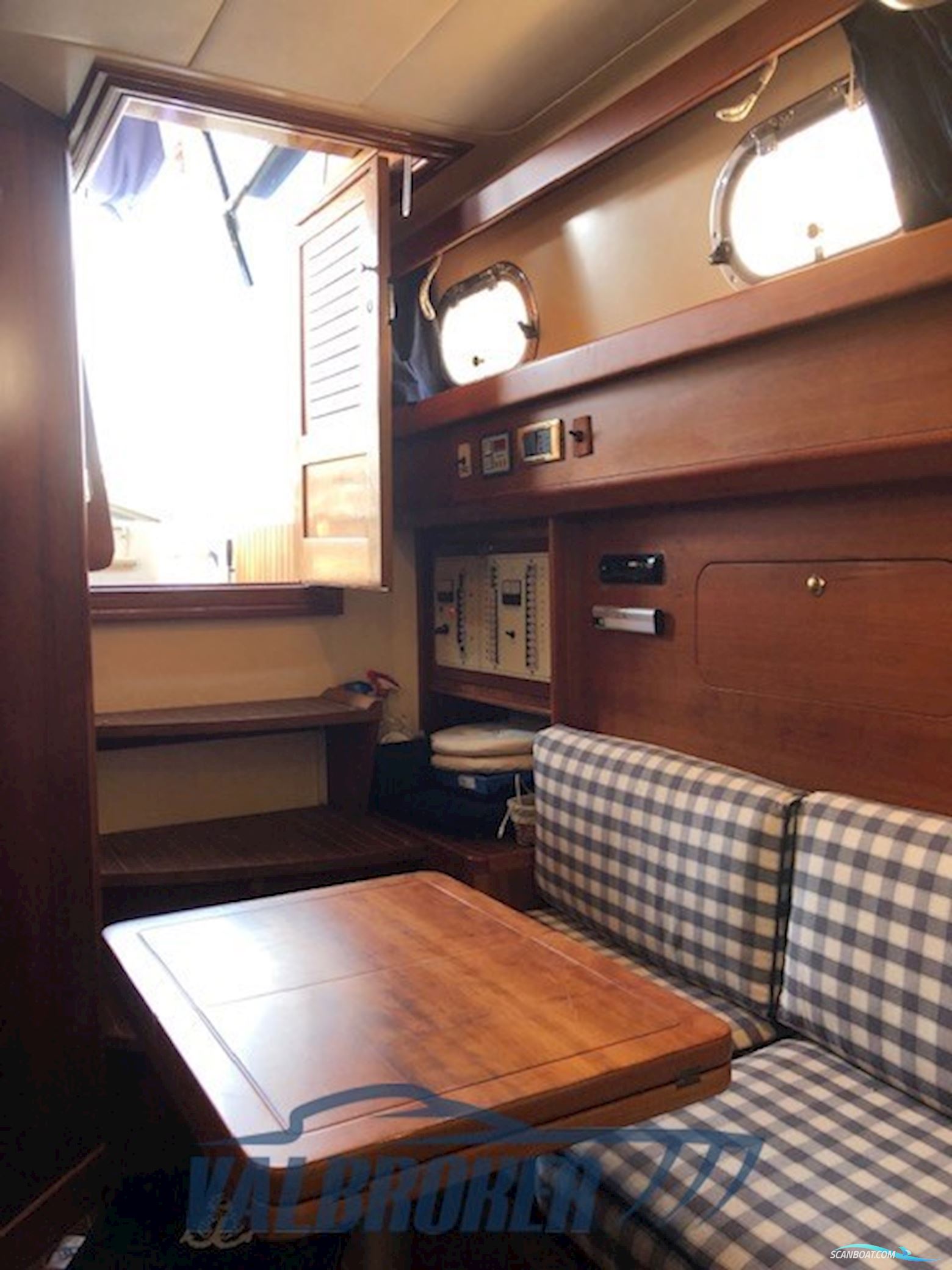 Apreamare Aprea 10 Semi Cabin