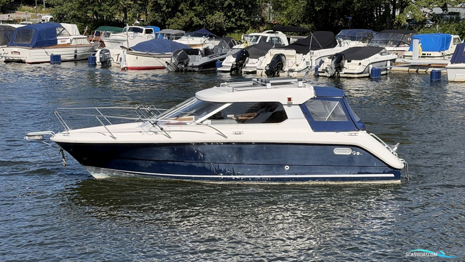 Aquador 22 HT Motorbåd 1999, med Mercruiser motor, Sverige