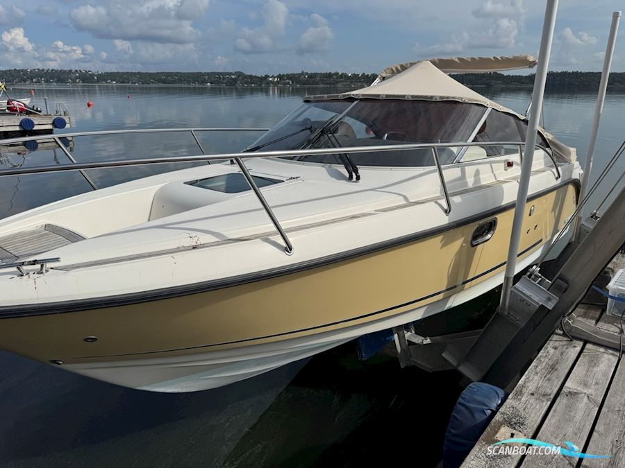 Aquador 23 DC Motorbåd 2013, med Mercruiser motor, Sverige