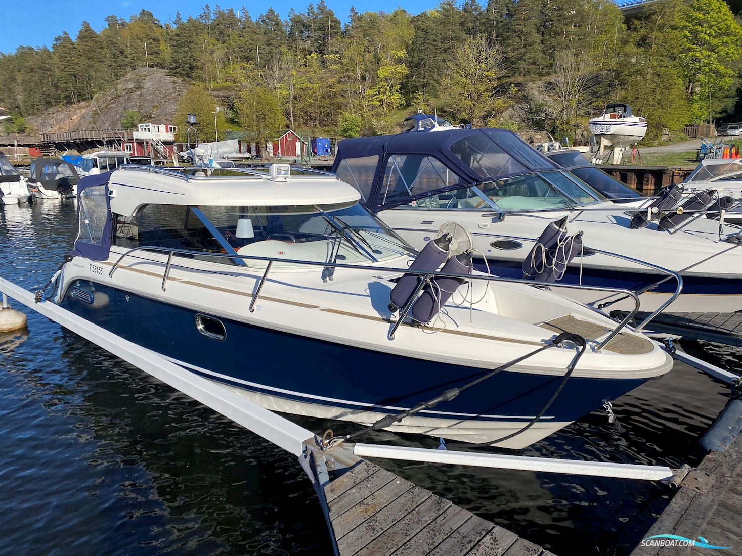 Aquador 23 HT Motorbåd 2005, med Mercruiser motor, Sverige