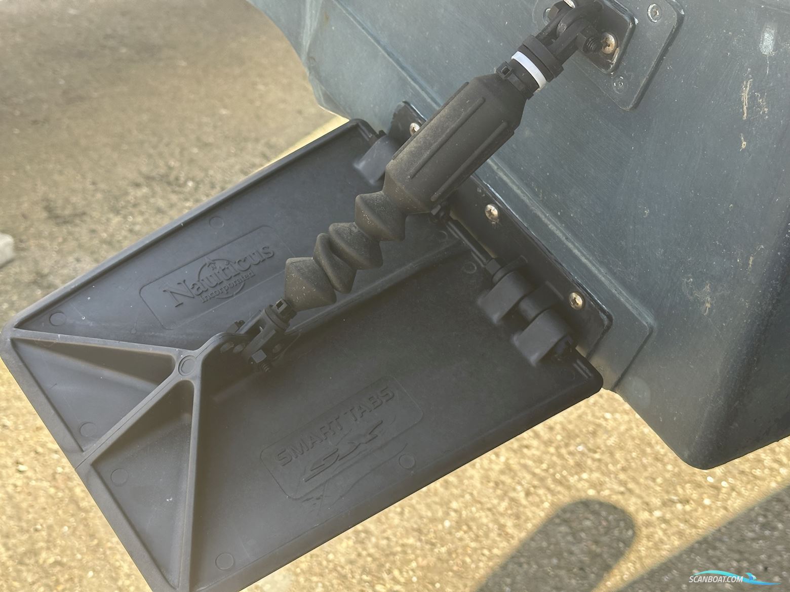 AQUADOR 23 Walkaround