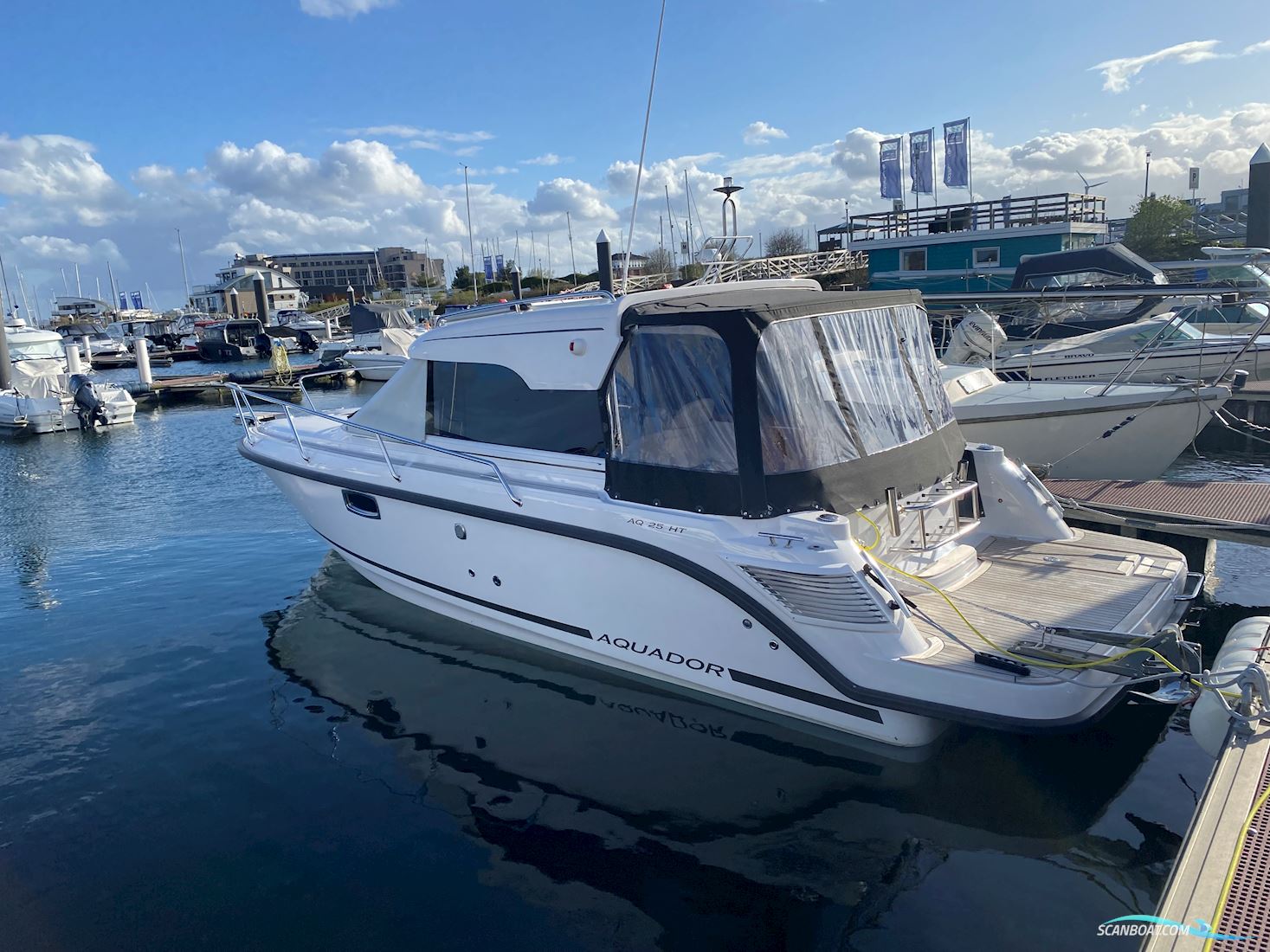 Aquador 25 HT Motorbåd 2022, med Mercruiser motor, Tyskland