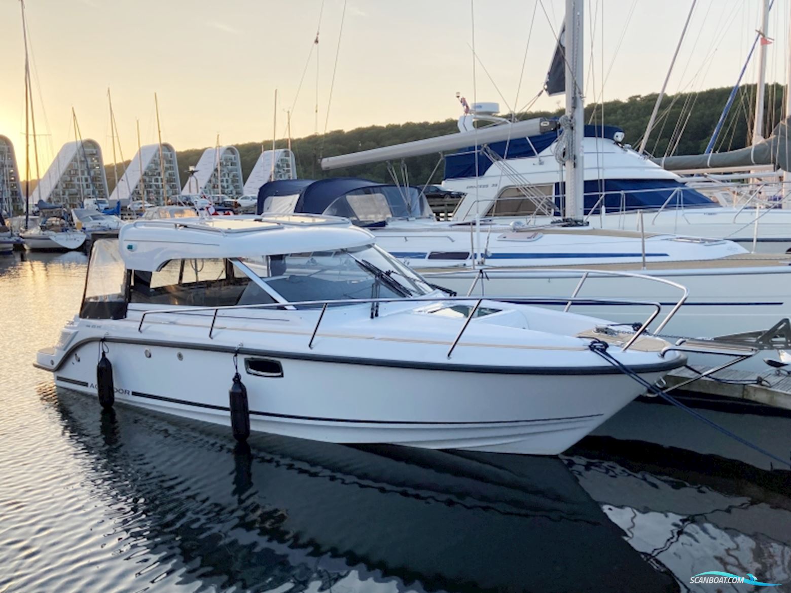 Aquador 25 HT Motorbåd 2021, med Mercruiser motor, Danmark