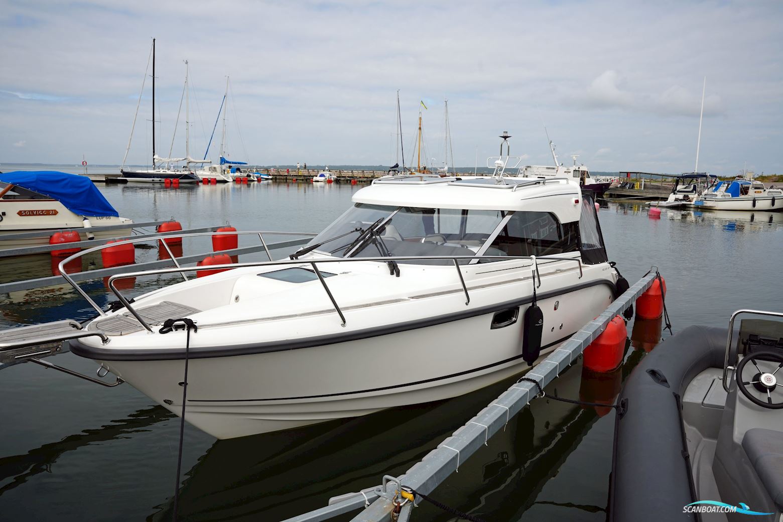Aquador 25 HT Motorbåd 2021, med Mercury 4,5L V6  250HK motor, Sverige
