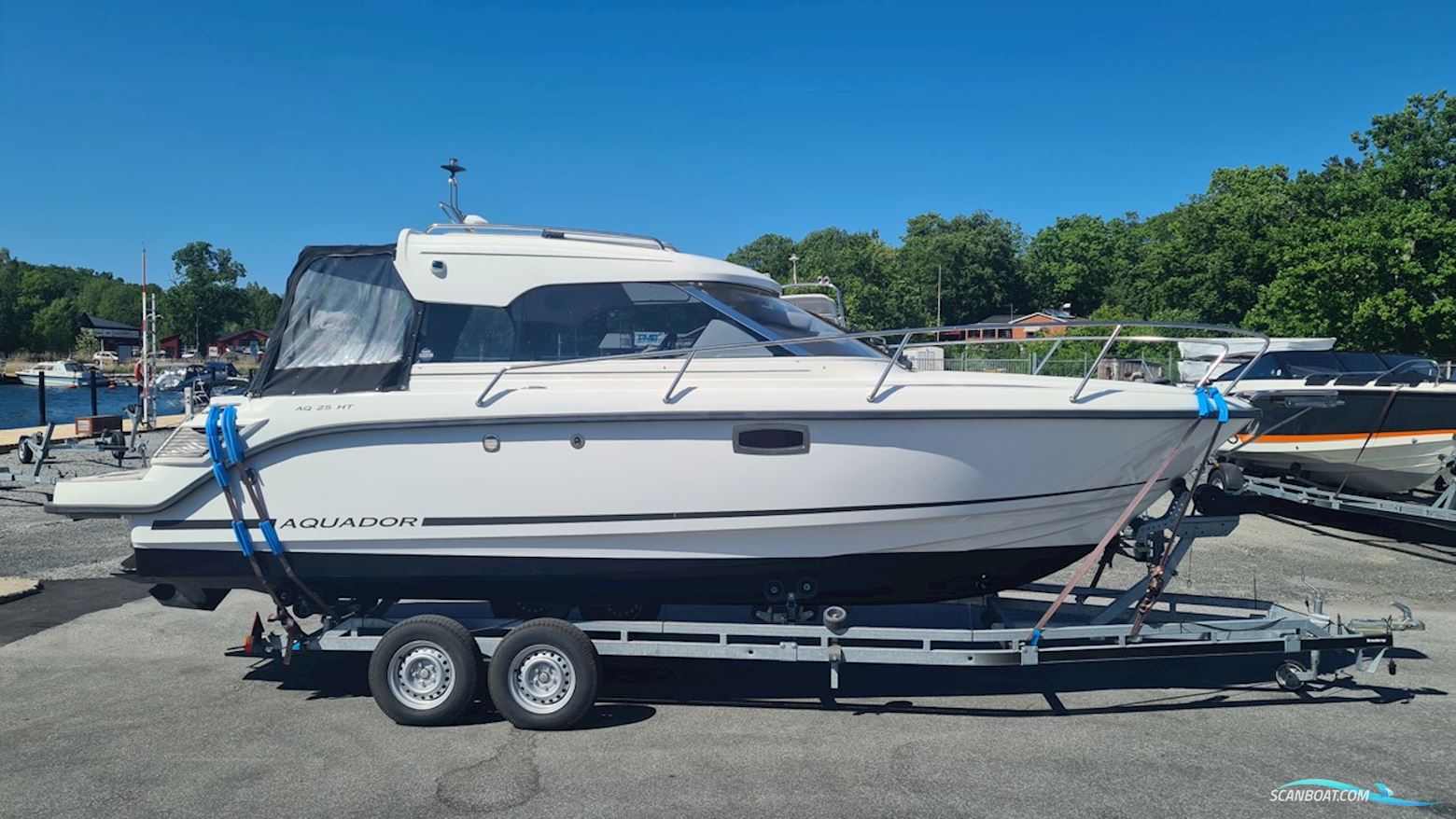 Aquador 25 HT Motorbåd 2021, med Mercruiser/Mercury motor, Sverige