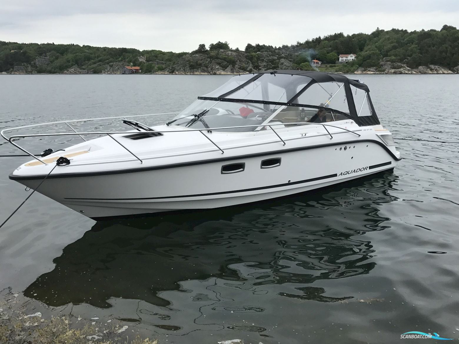 Aquador 27 DC Motorbåd 2017, med Mercury Diesel V6-260 hk motor, Sverige