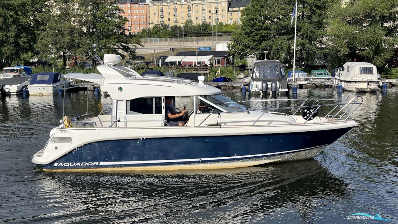 Aquador 28 C Motorbåd 2006, med Mercruiser motor, Sverige