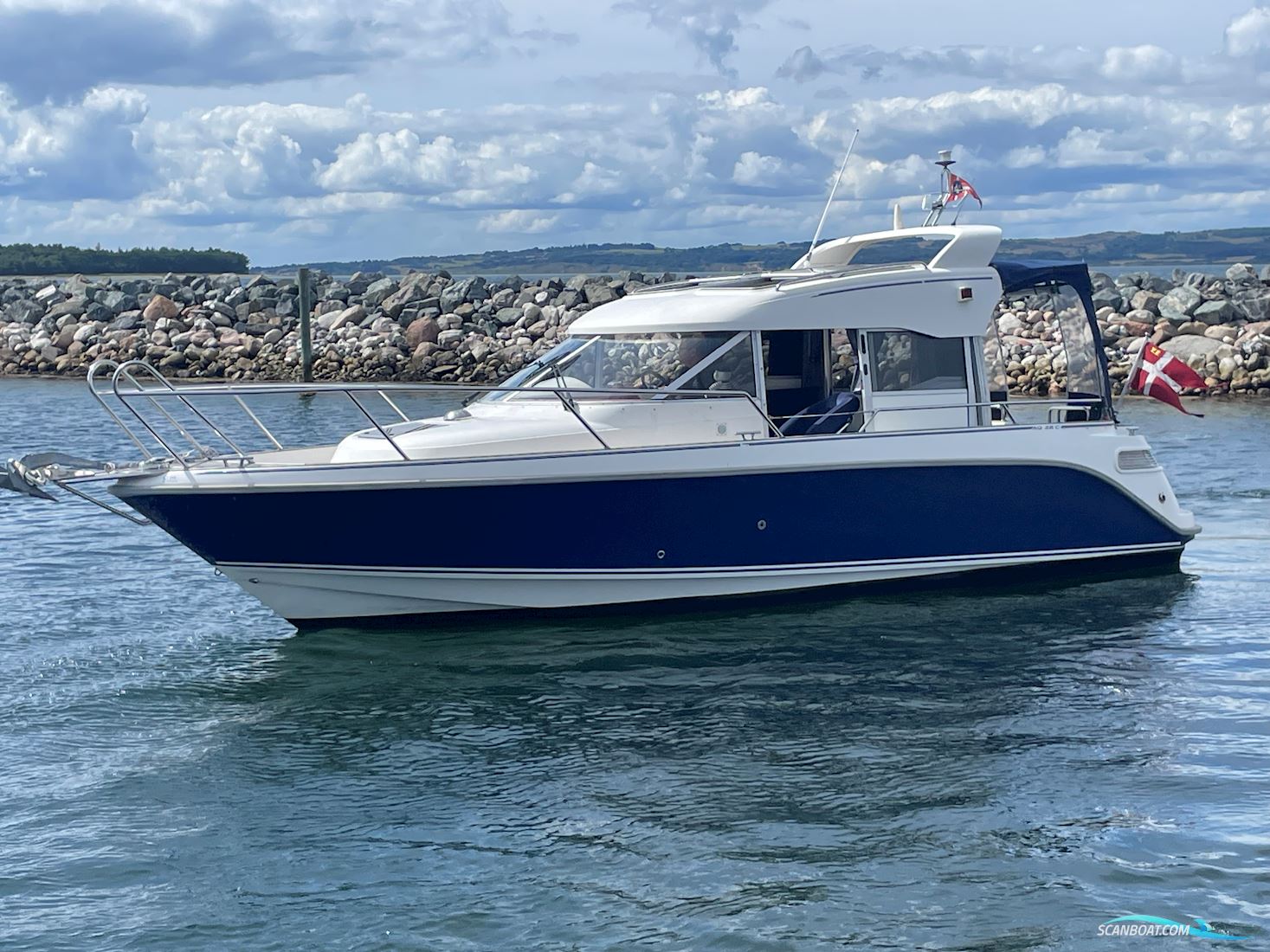 Aquador 28 C Motorbåd 2008, med Mercruiser CMD QSD 4,2  motor, Danmark