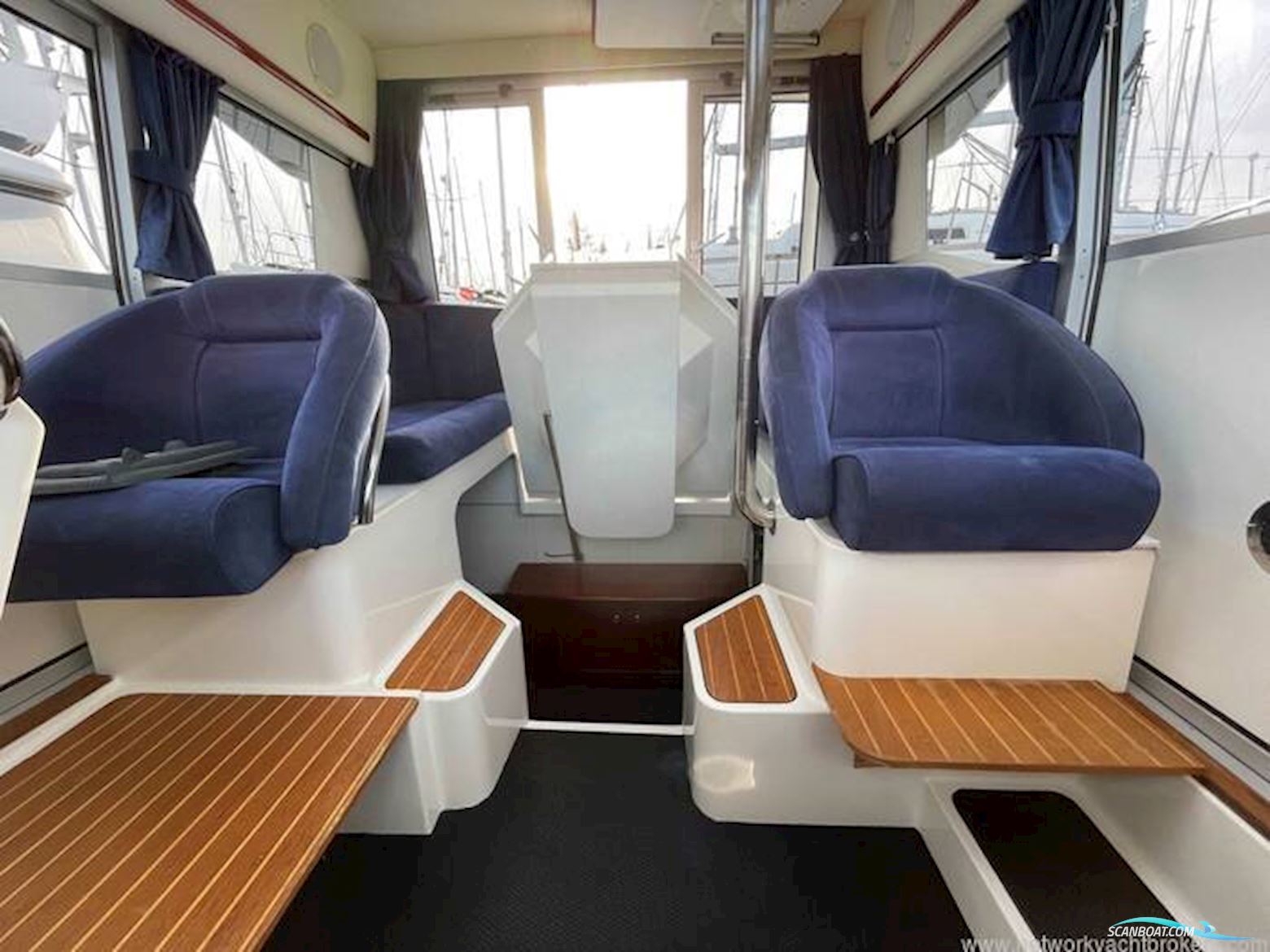 Aquador 28 C
