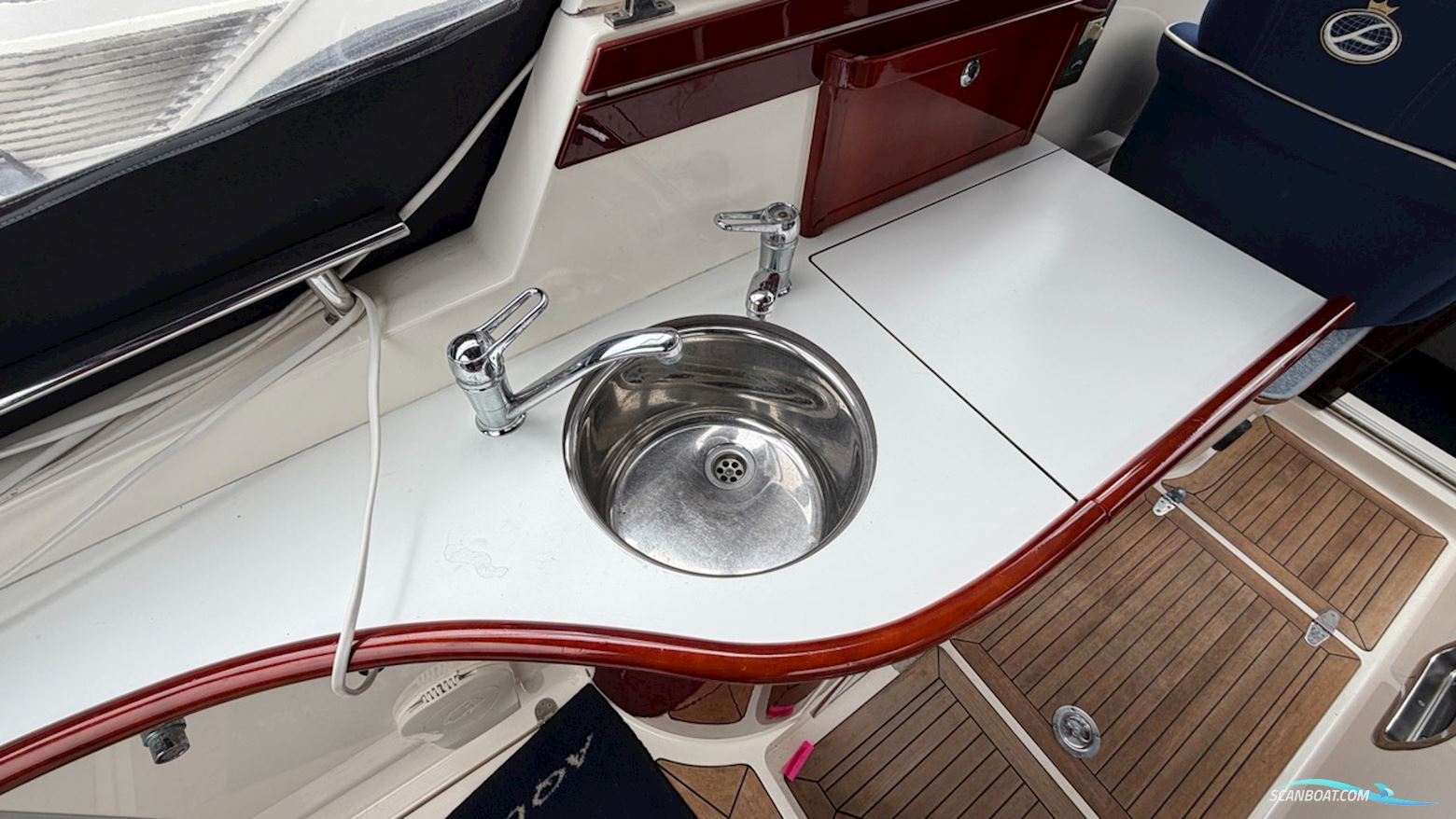 Aquador 28 DC