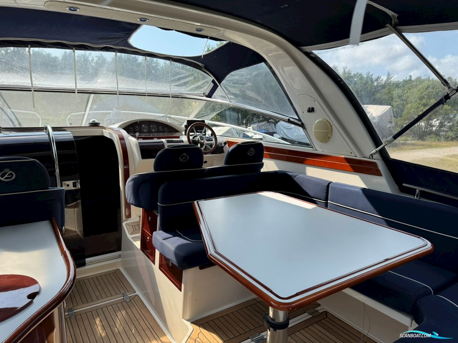 Aquador 28 DC