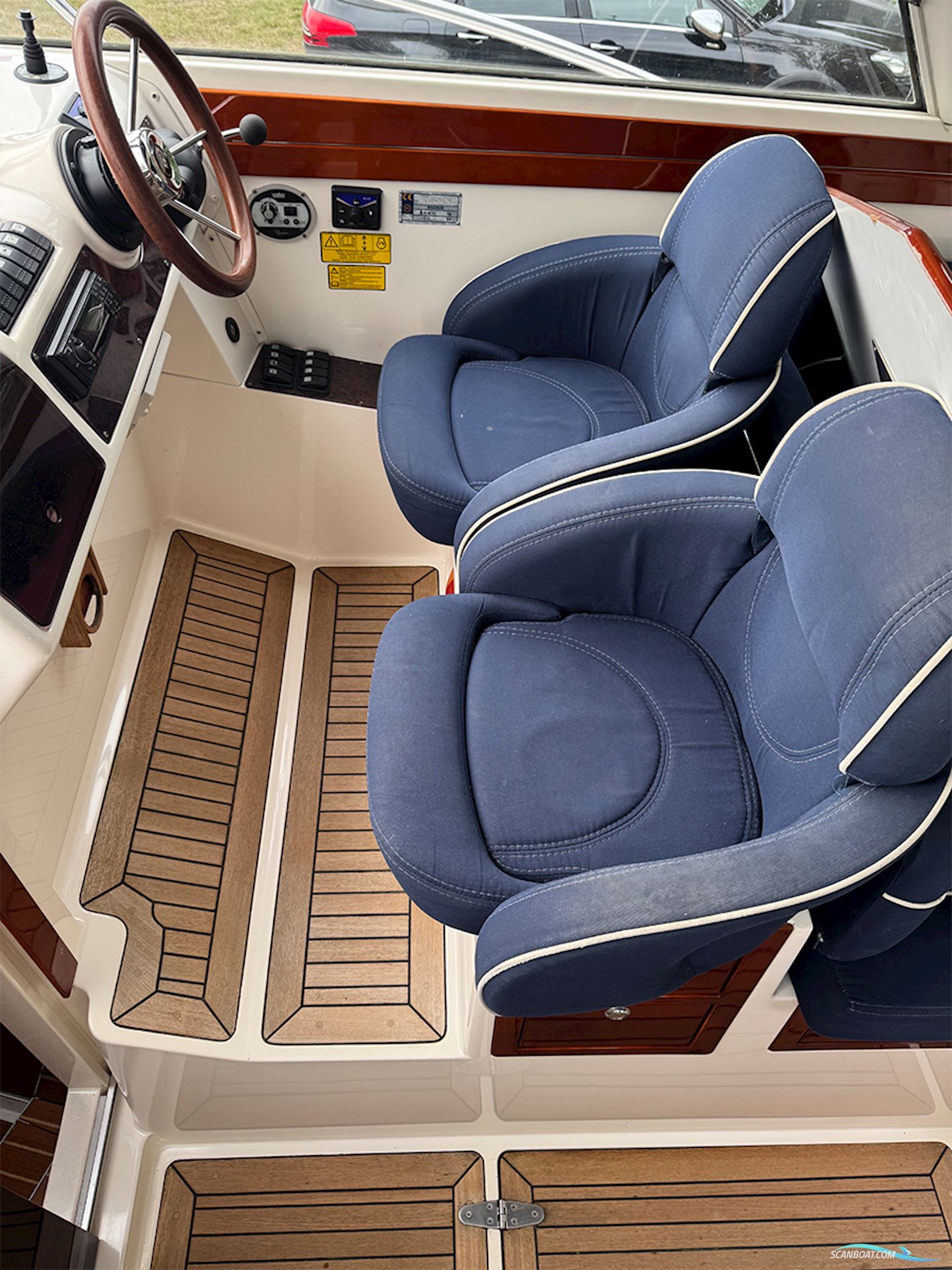 Aquador 28 DC