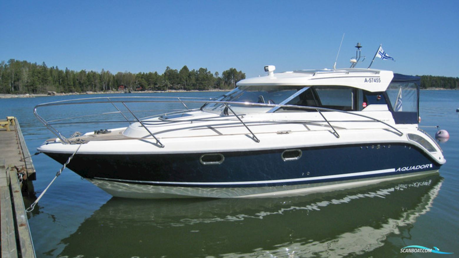 Aquador 28 HT Motorbåd 2009, med Mercruiser Cmd Qsd 4.2 motor, Finland