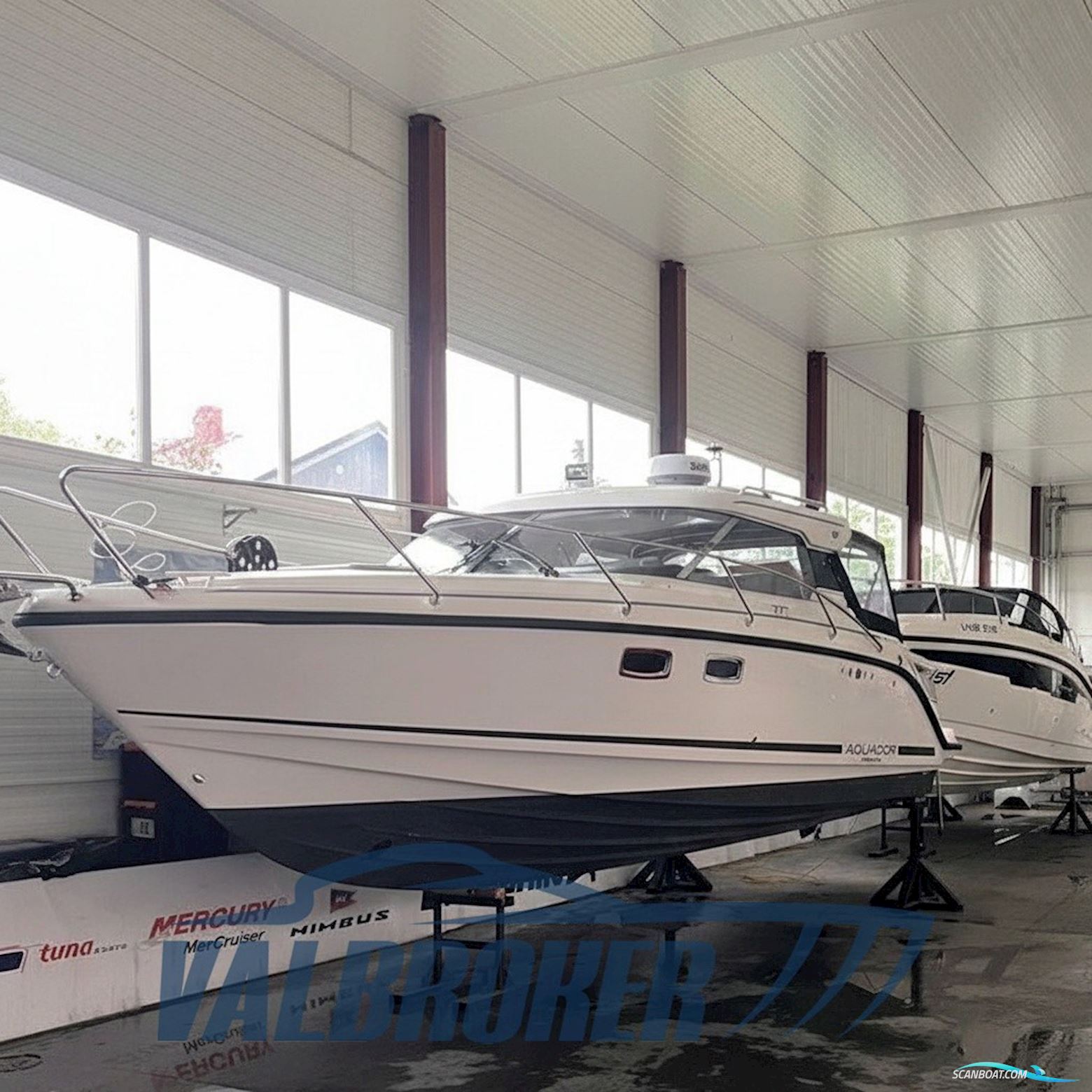 Aquador 28 HT Motorbåd 2023, med Mercury 3.0 V6 Diesel motor, Estland