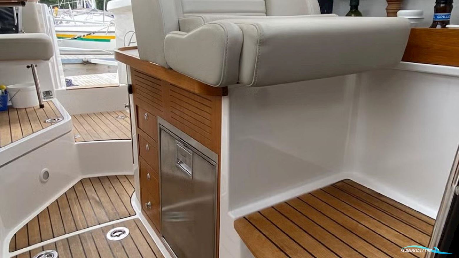 AQUADOR 28 HT
