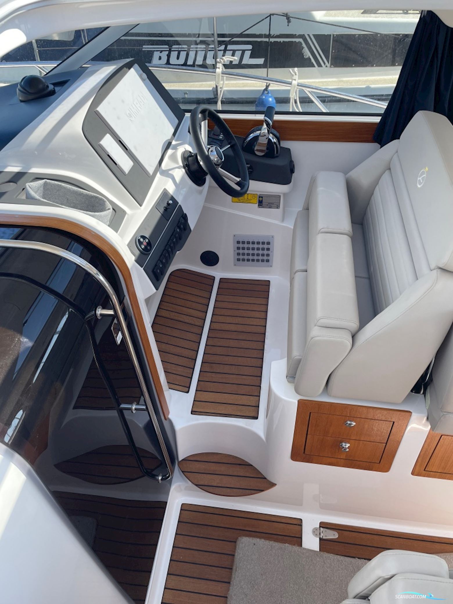 Aquador 28 HT