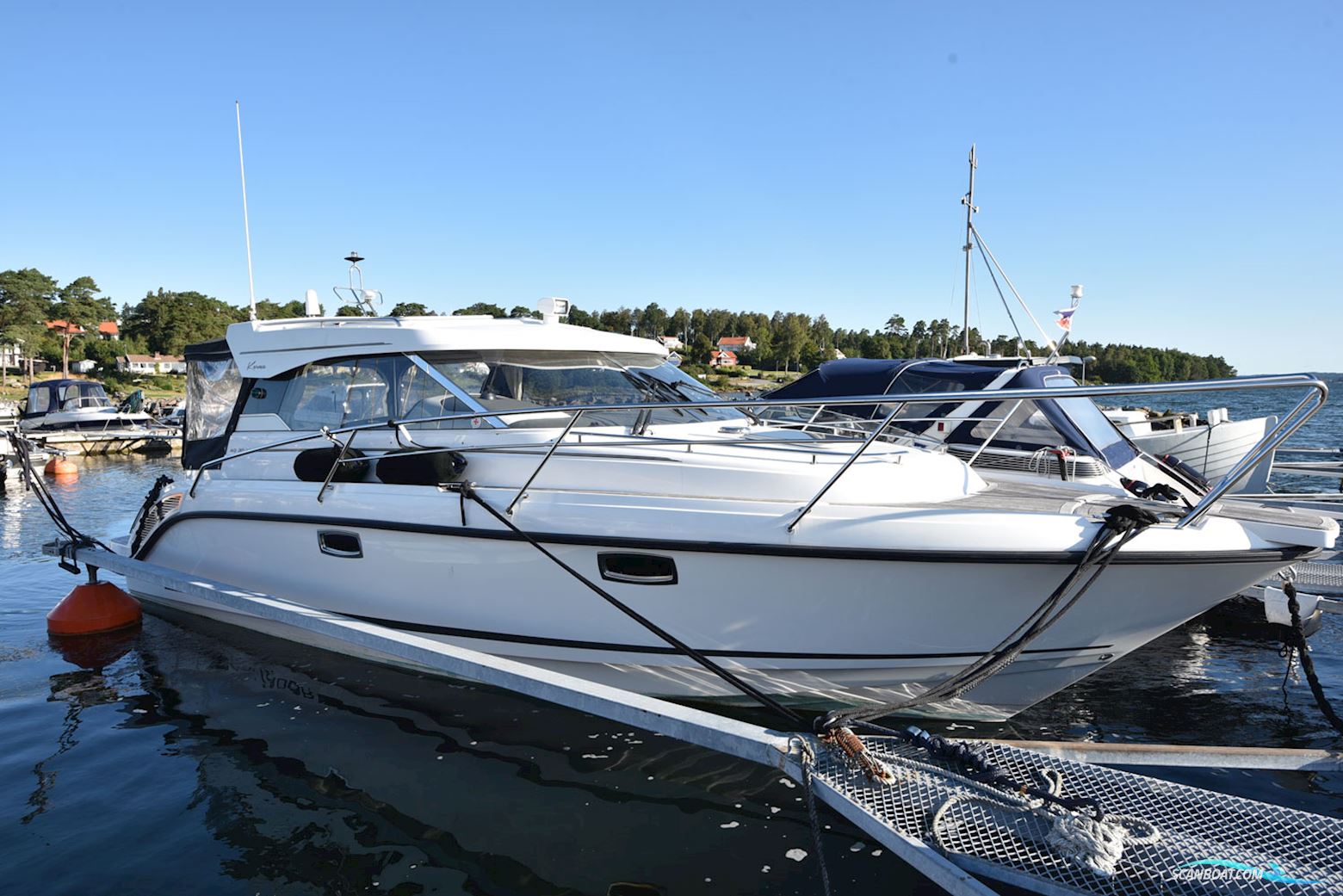 Aquador 30 HT Motorbåd 2018, med Mercruiser TDI, 370hk motor, Sverige