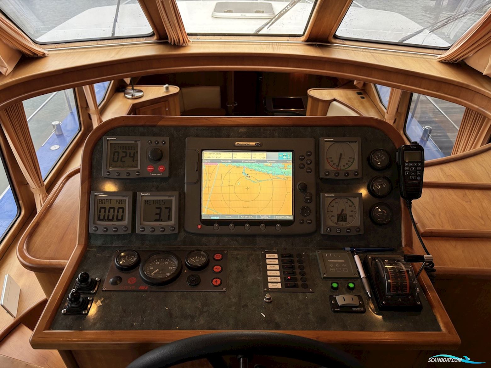 Aqualine 46 Pilothouse