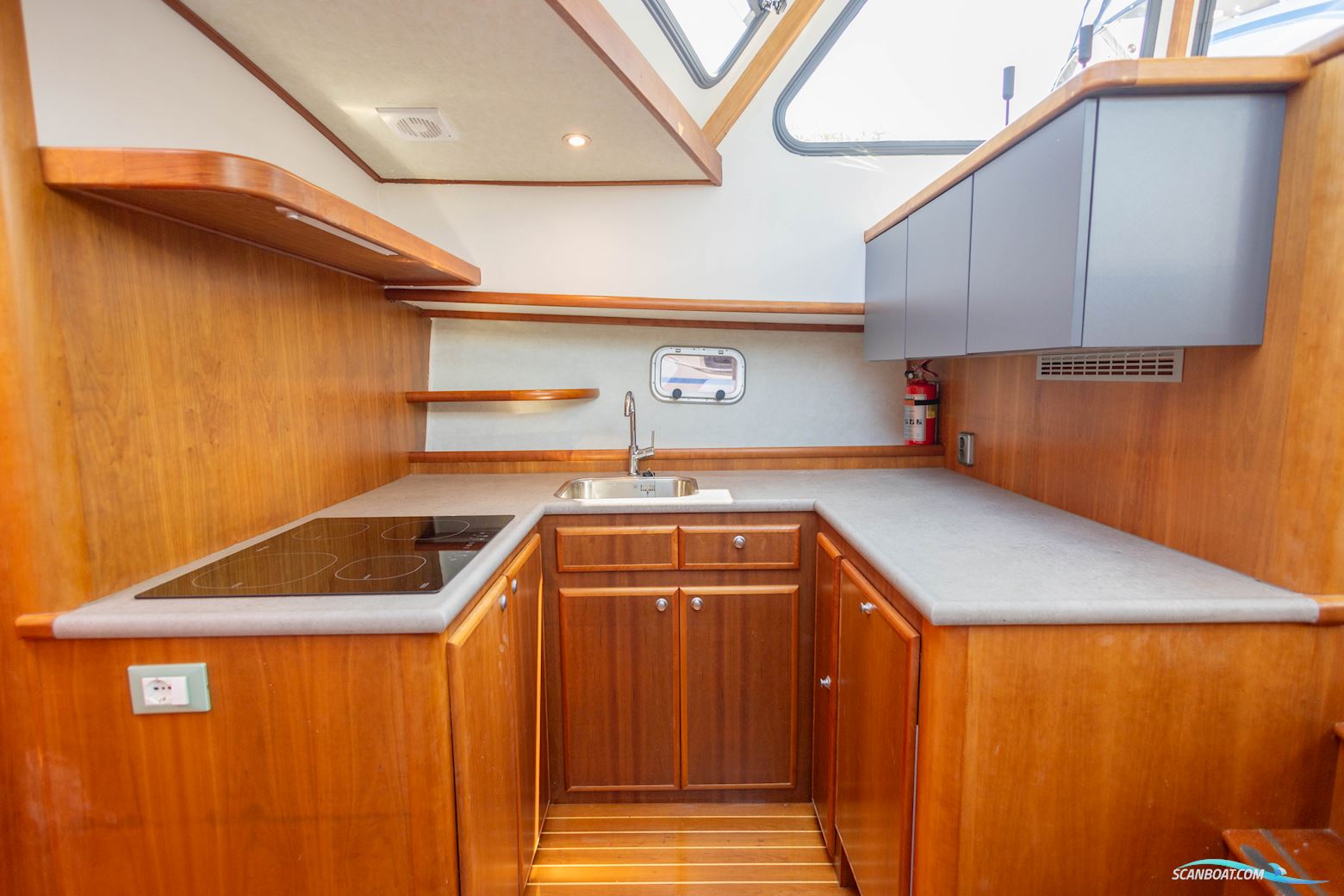 Aquanaut Drifter 1500 Pilot House