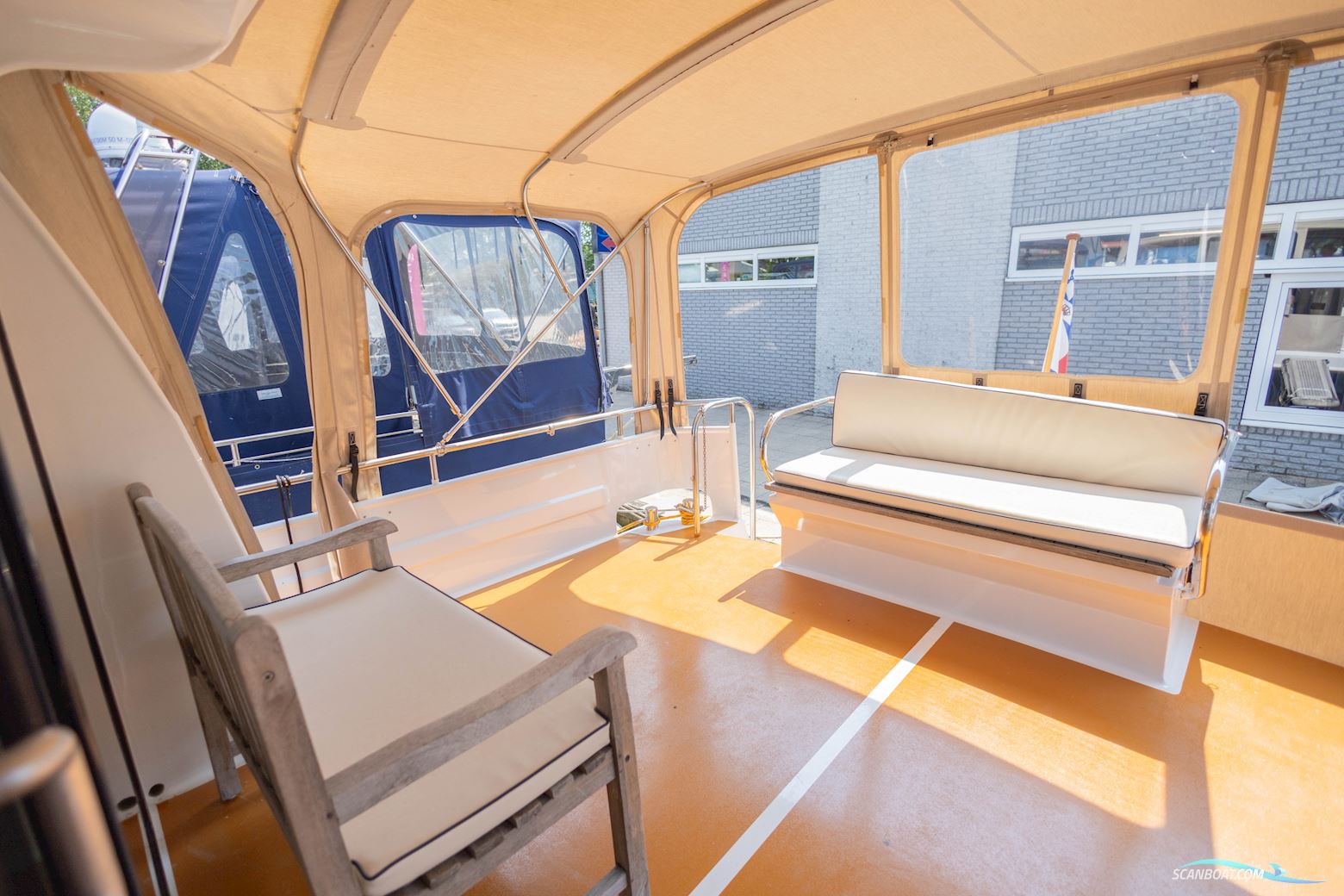 Aquanaut Drifter 1500 Pilot House