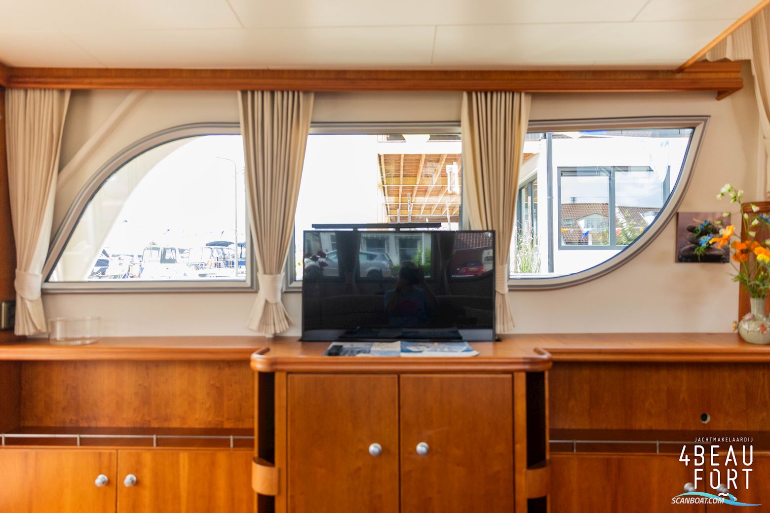 Aquanaut European Voyager 1300 II Admiraal Uitvoering