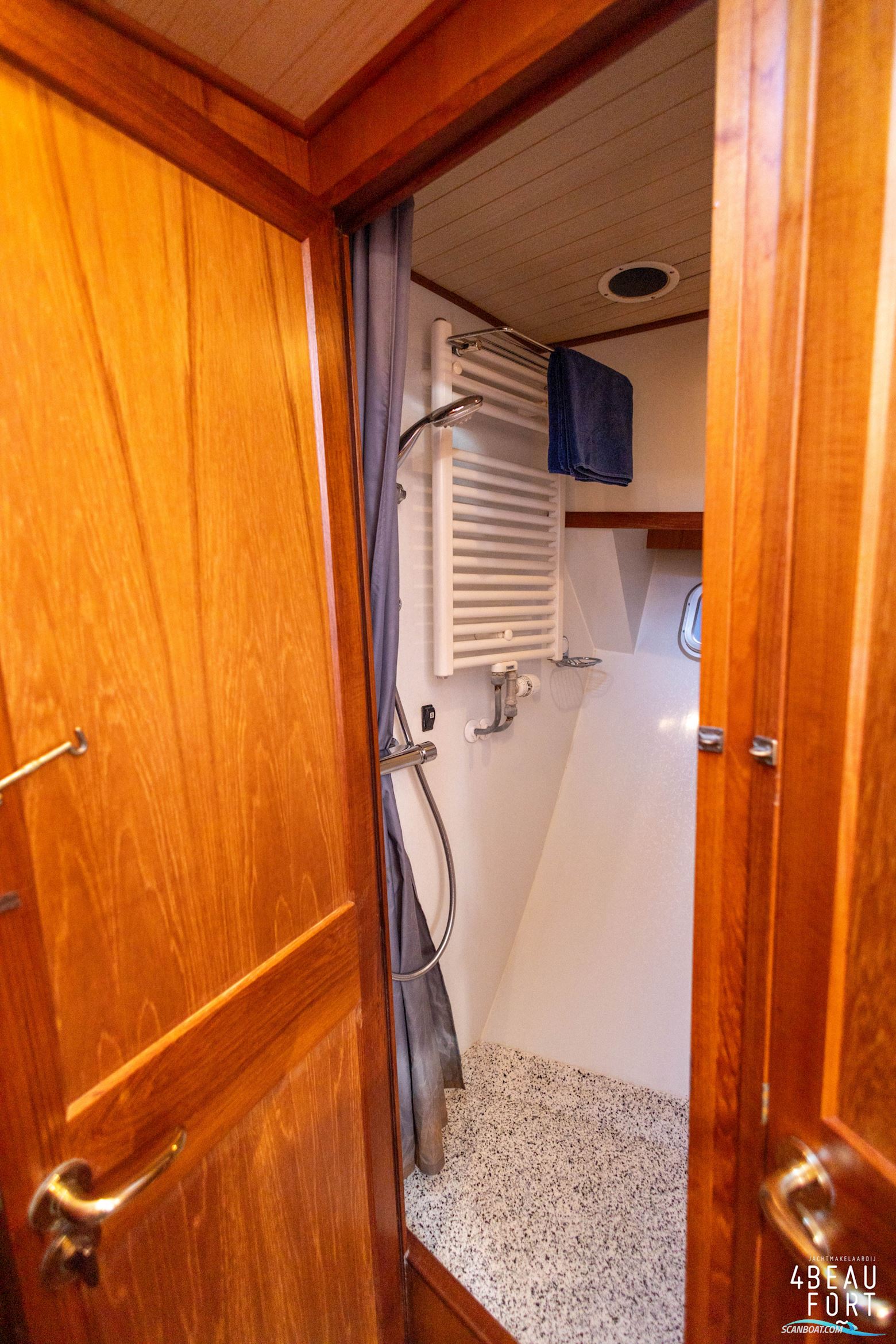 Aquanaut European Voyager 1300