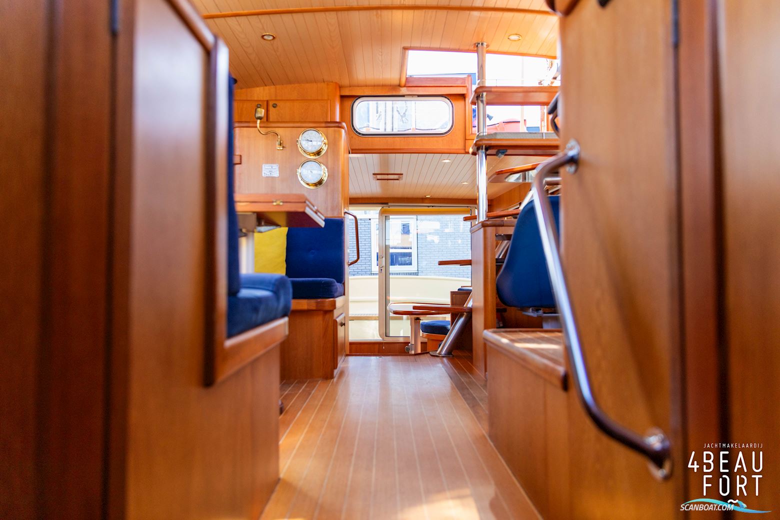 Aquanaut European Voyager 1300