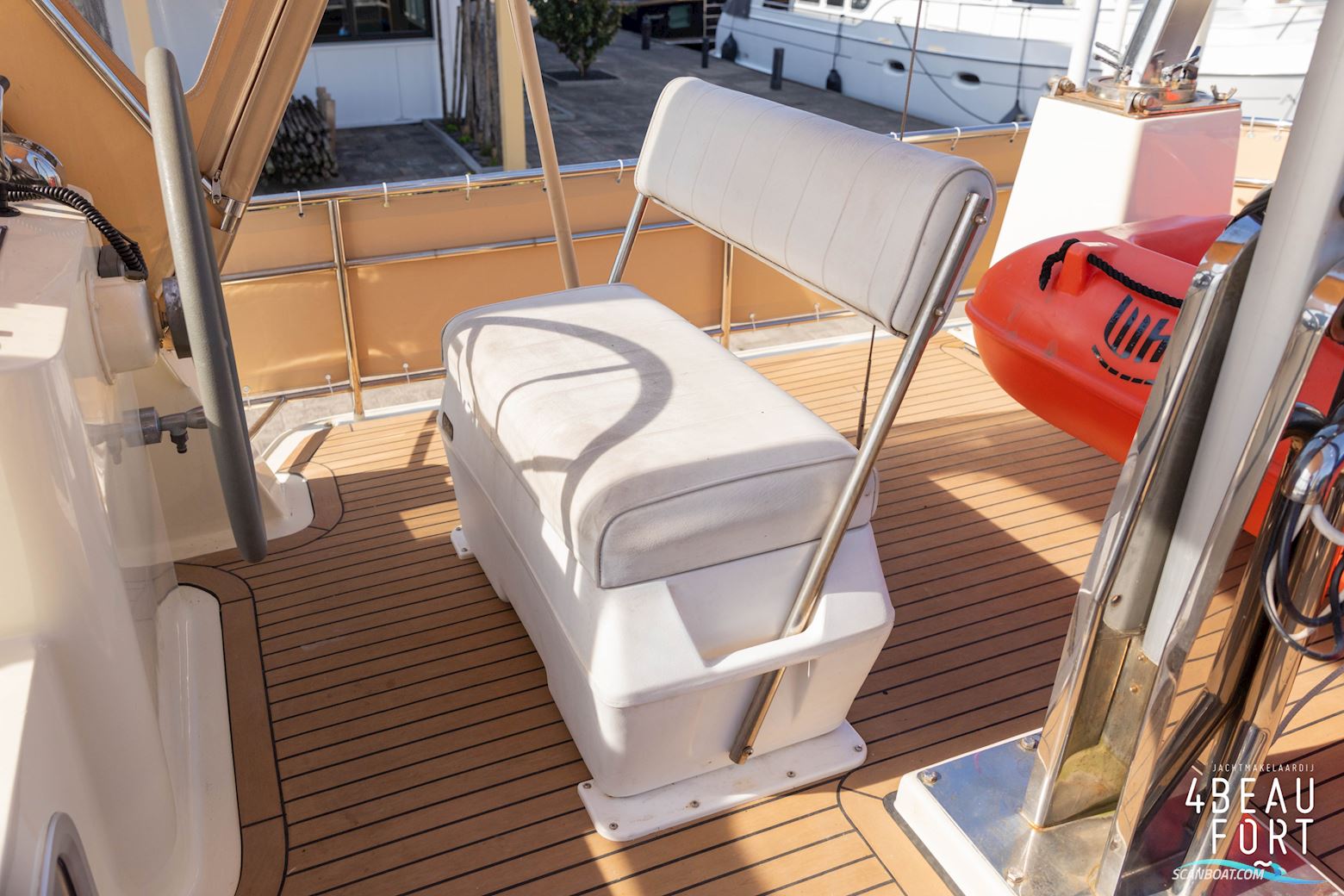 Aquanaut European Voyager 1300