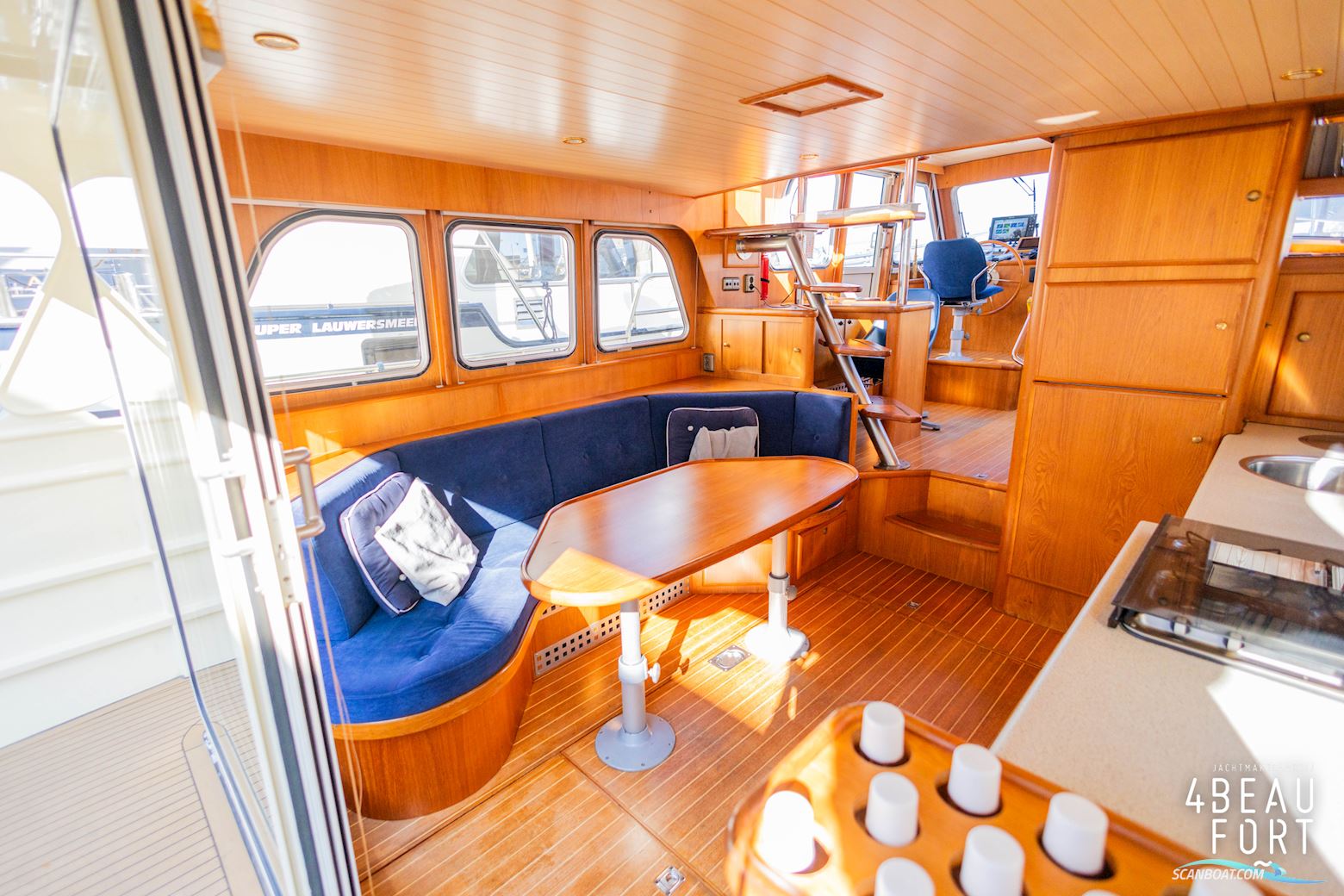 Aquanaut European Voyager 1300