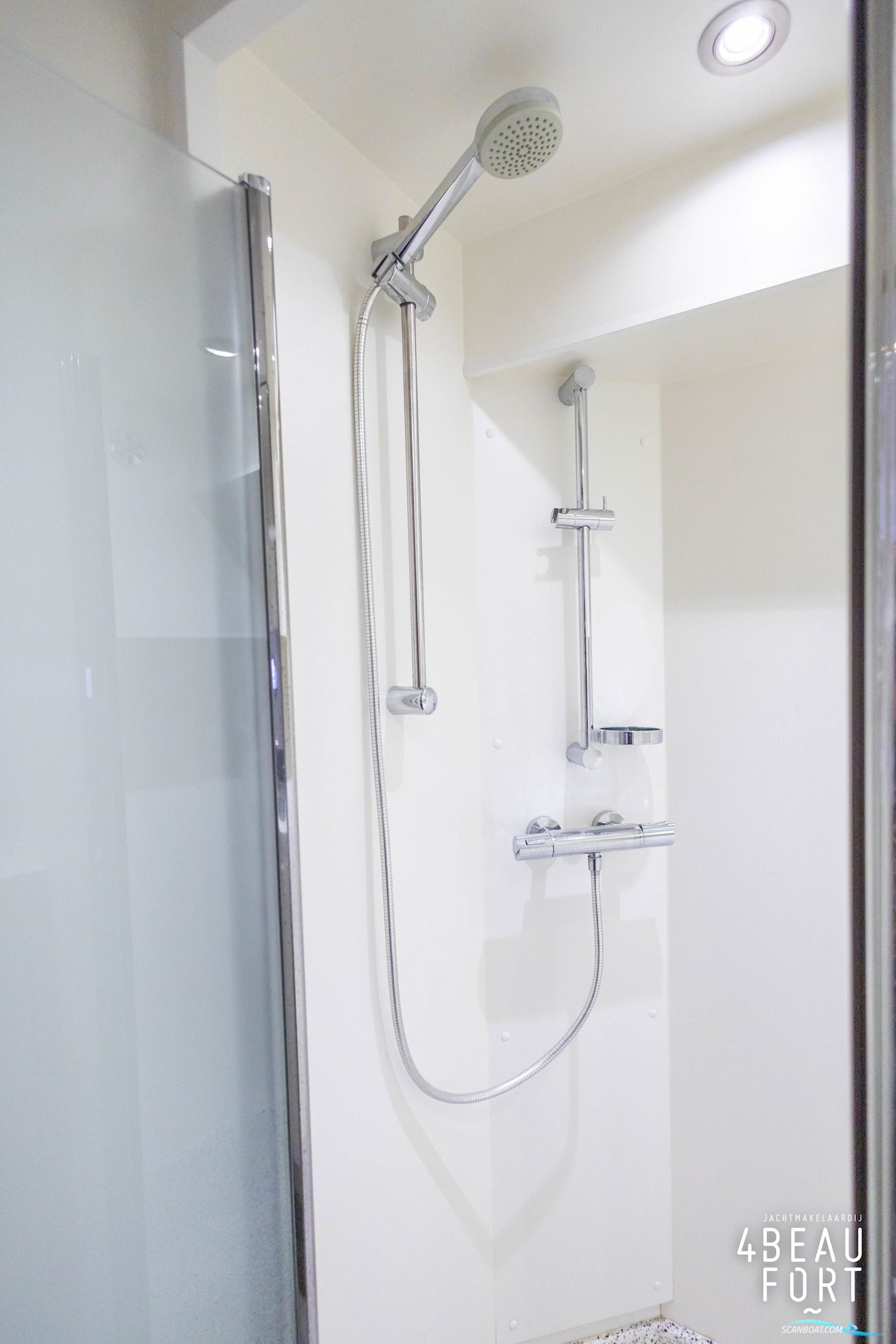 Aquanaut European Voyager 1500 II