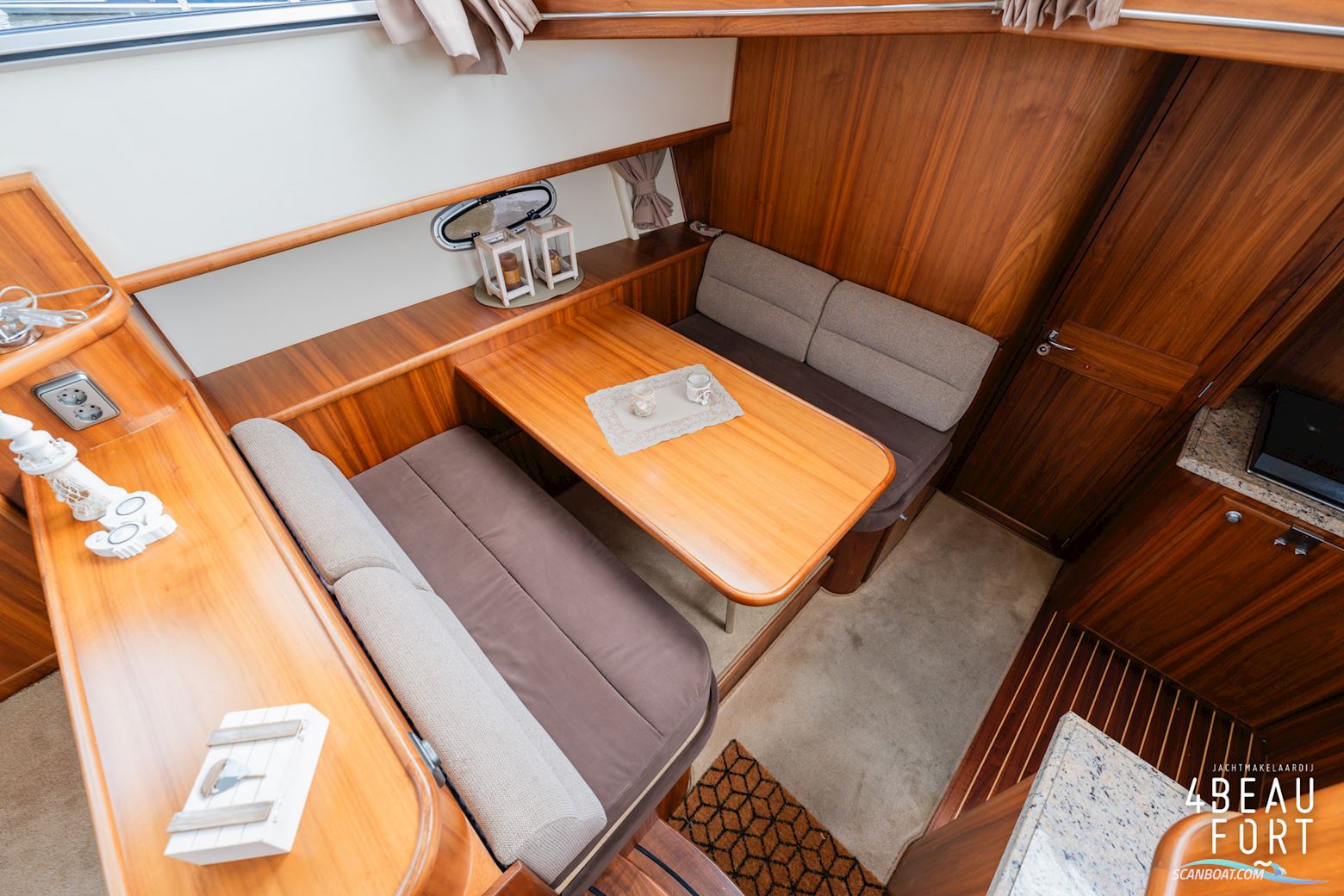 Aquanaut Privilege 1350