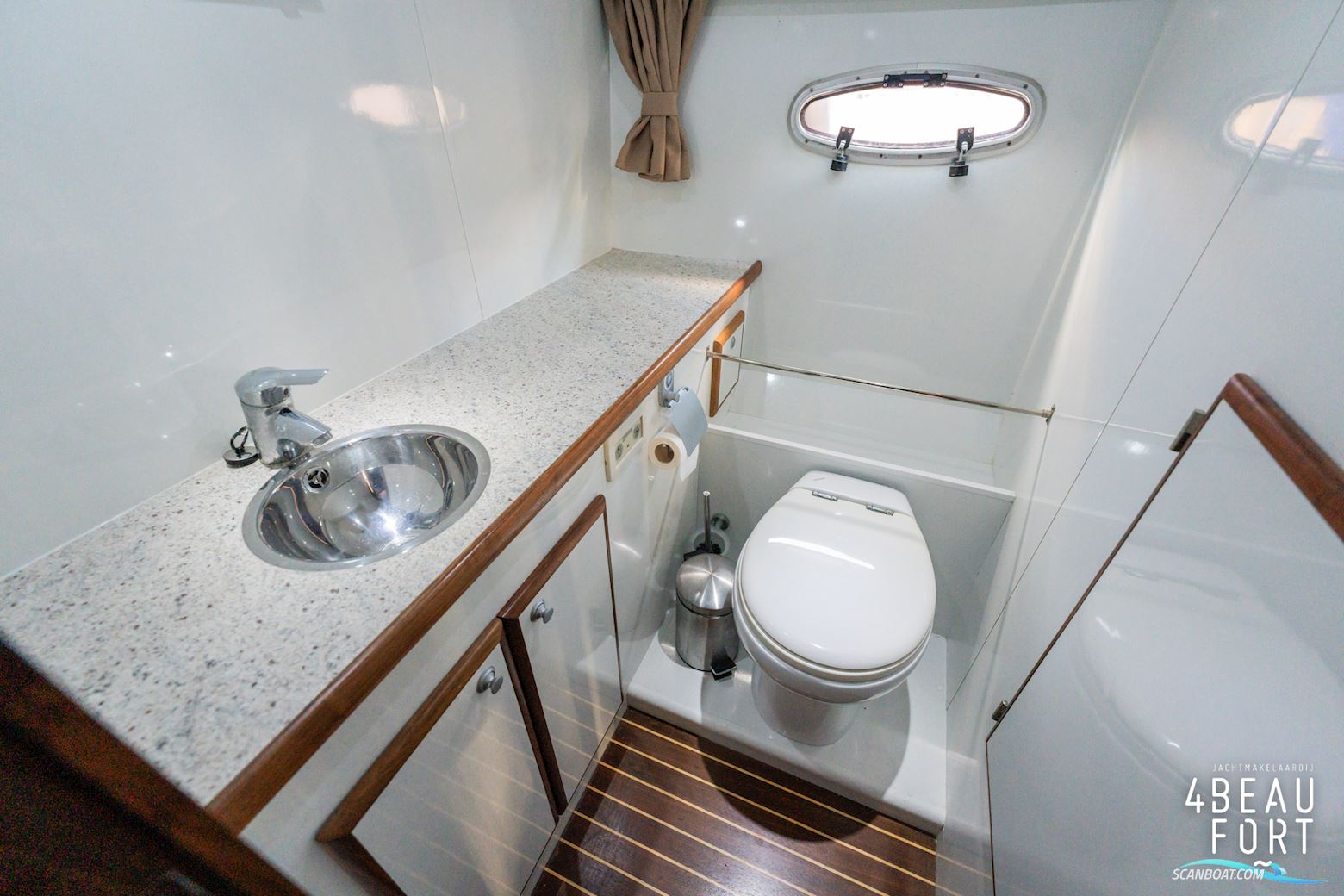 Aquanaut Privilege 1350