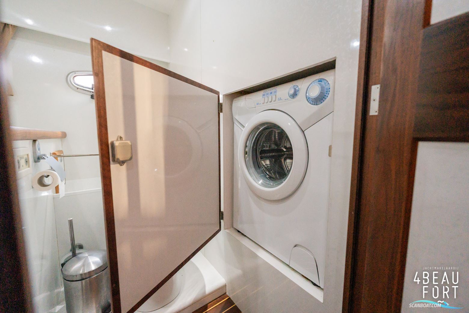 Aquanaut Privilege 1350