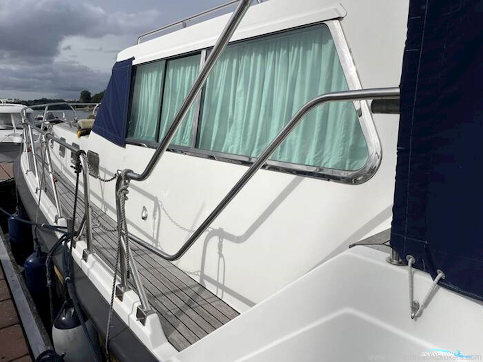 Aquastar 38 Aft Cabin