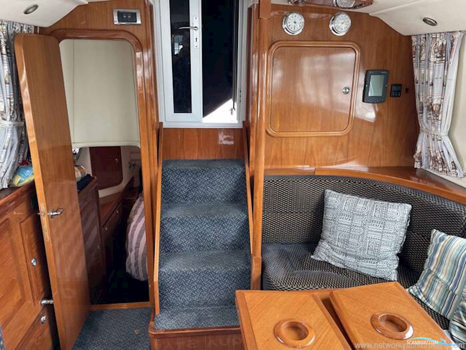 Aquastar 38 Aft Cabin