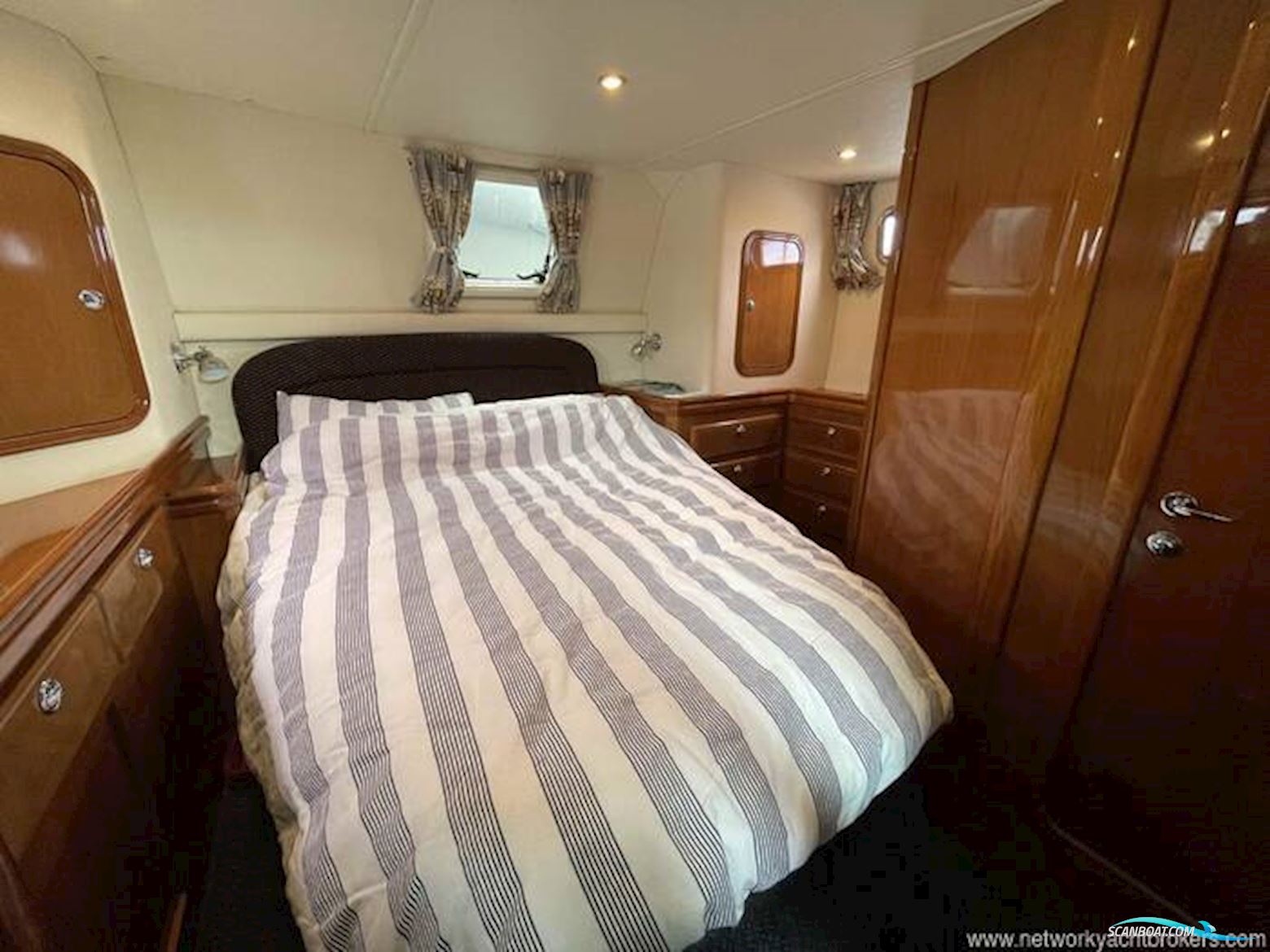Aquastar 38 Aft Cabin